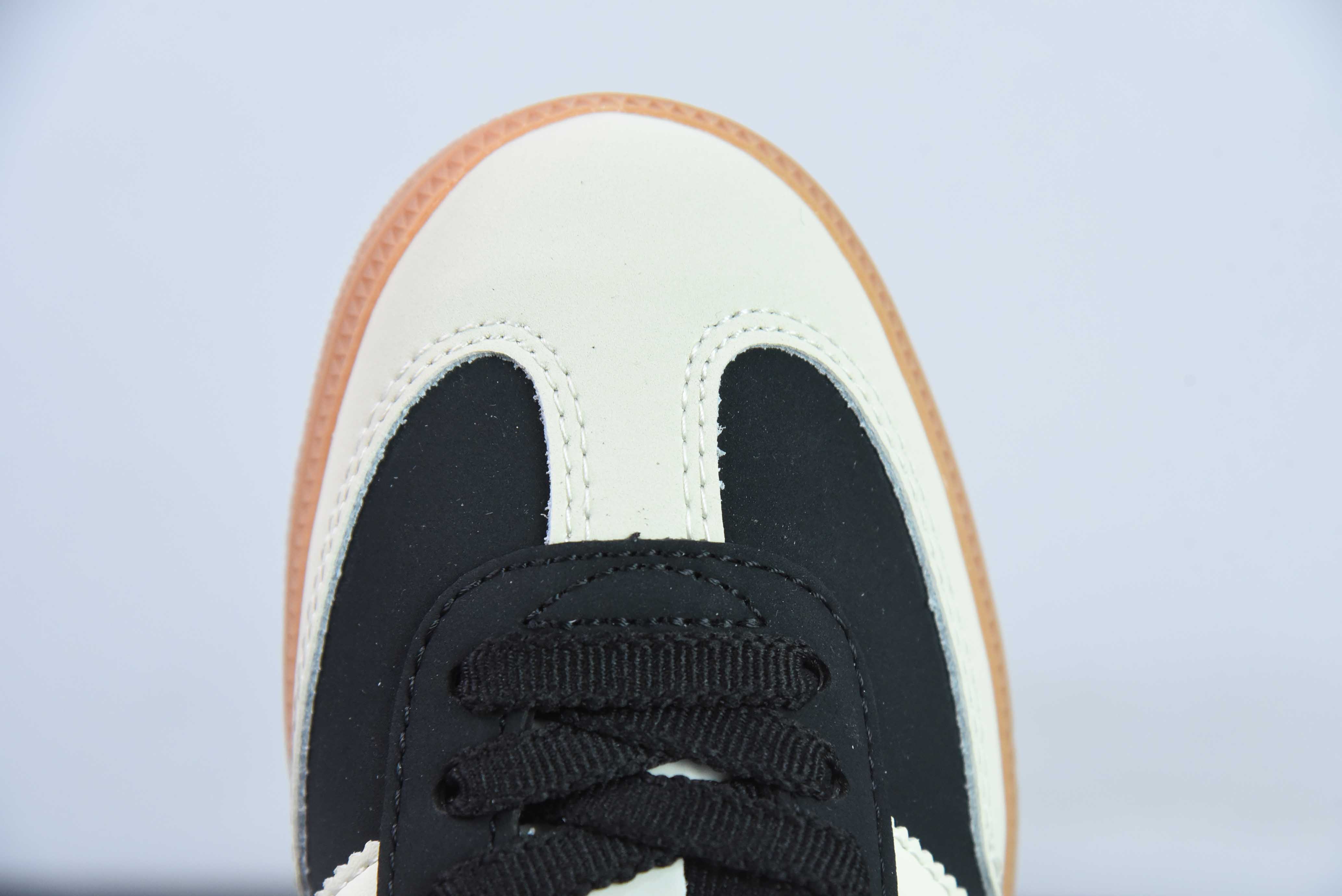 오리지널스 가젤 인도어 독일 트레이닝 시리즈 클로버 레트로 캐주얼 트레이너 아이템 번호: IE5836 사이즈: 35-45