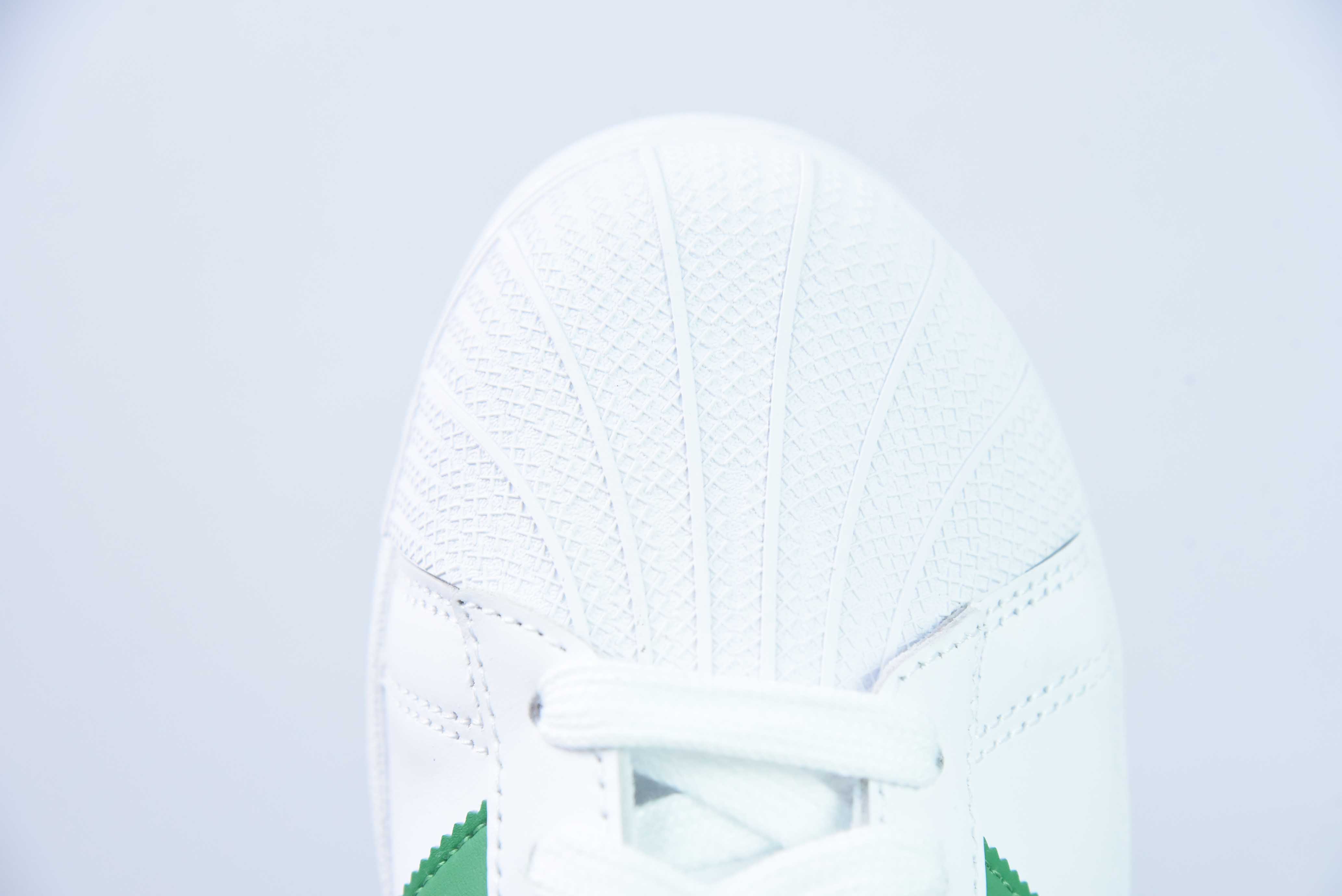 AD 오리지널스 슈퍼스타 클래식 레트로 쉘 헤드 두꺼운 바닥 보드 슈즈 아이템 번호: IF8069 사이즈: 36-44