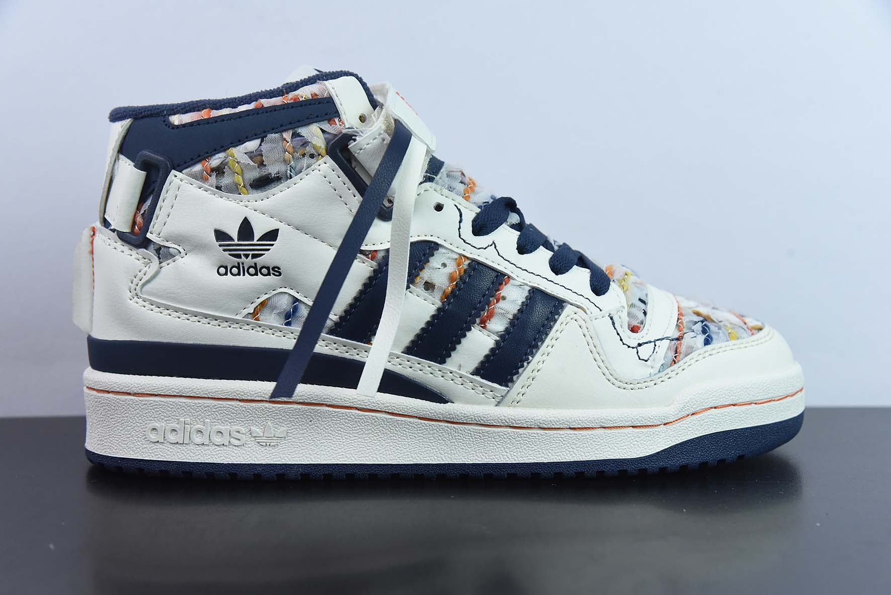 아디다스 오리지널스 포럼 84 하이 글리터링 레트로 하이 탑 백 트렌드 캐주얼 스포츠 보드 슈즈. 품목 번호: GX3958 사이즈: 36-45