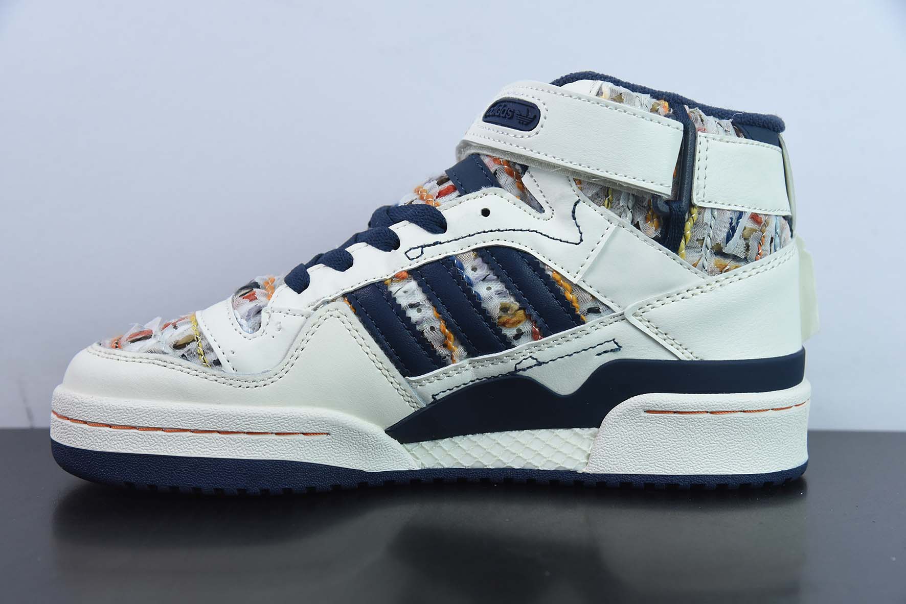 아디다스 오리지널스 포럼 84 하이 글리터링 레트로 하이 탑 백 트렌드 캐주얼 스포츠 보드 슈즈. 품목 번호: GX3958 사이즈: 36-45