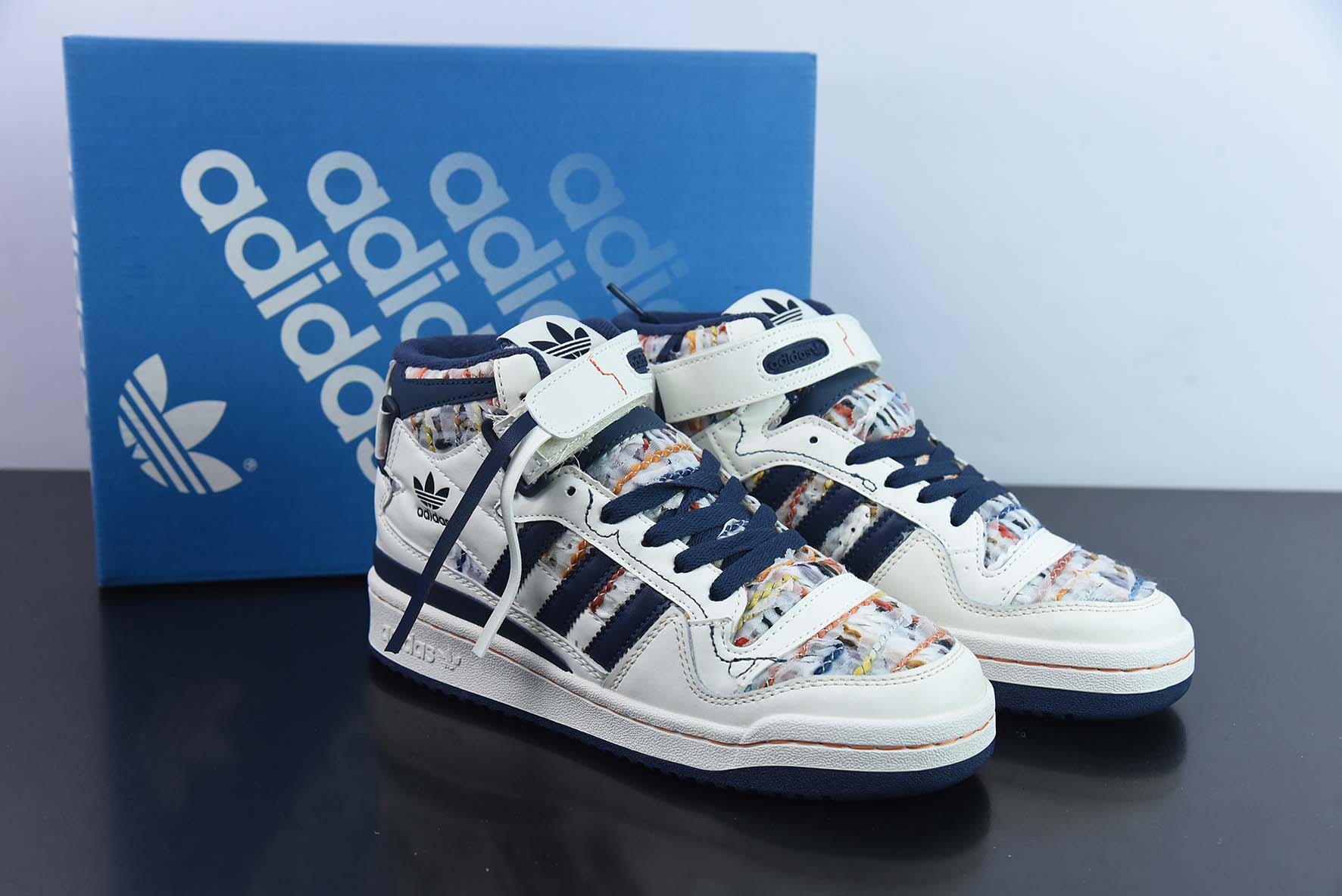 아디다스 오리지널스 포럼 84 하이 글리터링 레트로 하이 탑 백 트렌드 캐주얼 스포츠 보드 슈즈. 품목 번호: GX3958 사이즈: 36-45