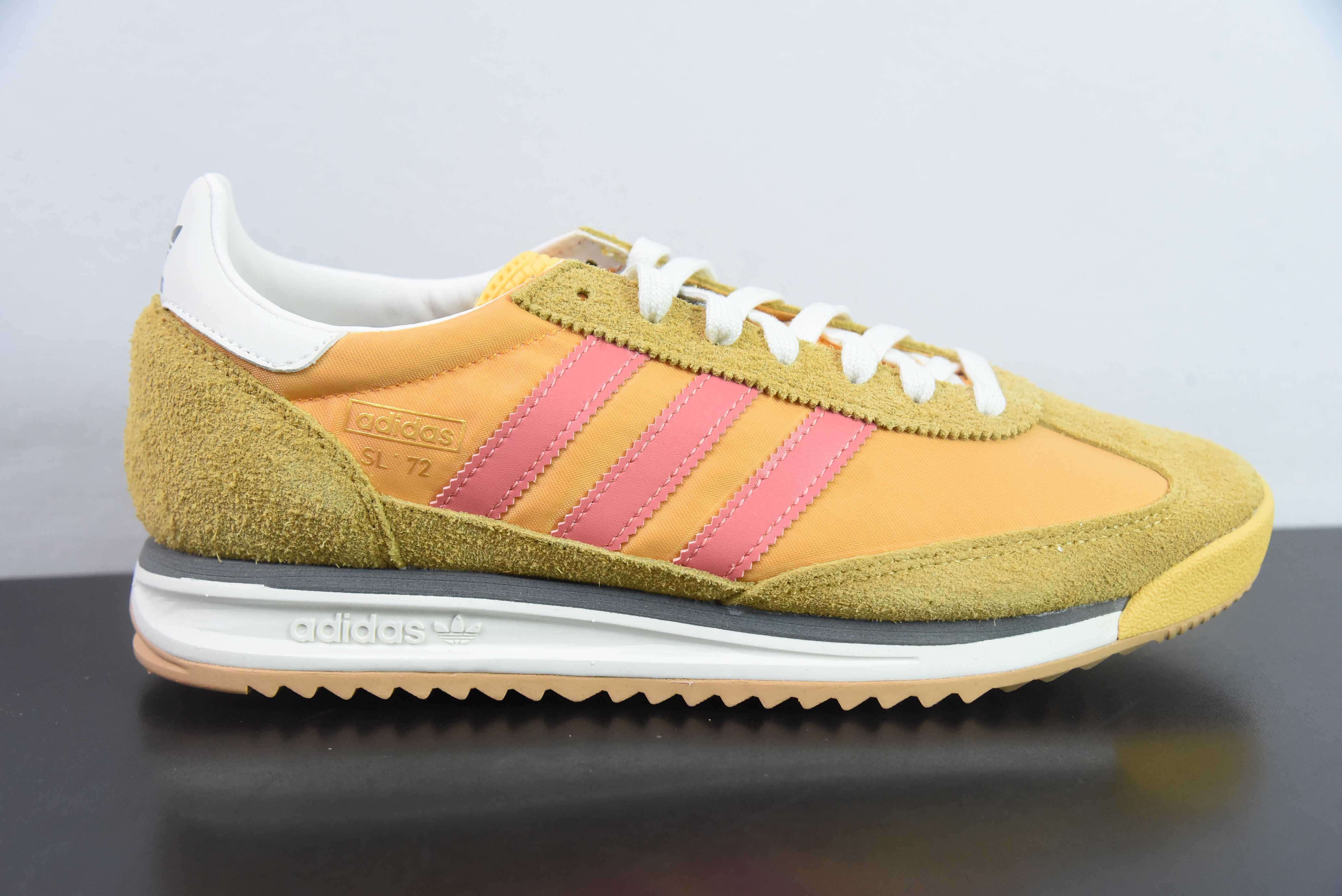 아디다스 오리지널스 SL 72 RS 아디 캐주얼 논슬립 내마모성 로우탑 보드숏 아이템 번호: IH0896 사이즈: 36-45