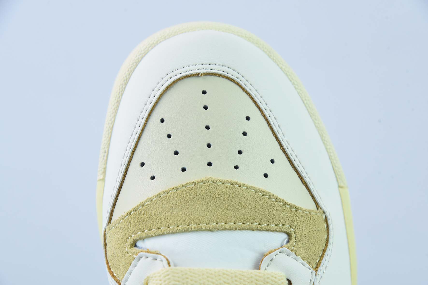 아디다스 오리지널스 라이벌리 로우 프리미엄 베이지 보드숏 아이템 번호: FY7430 사이즈: 36-44