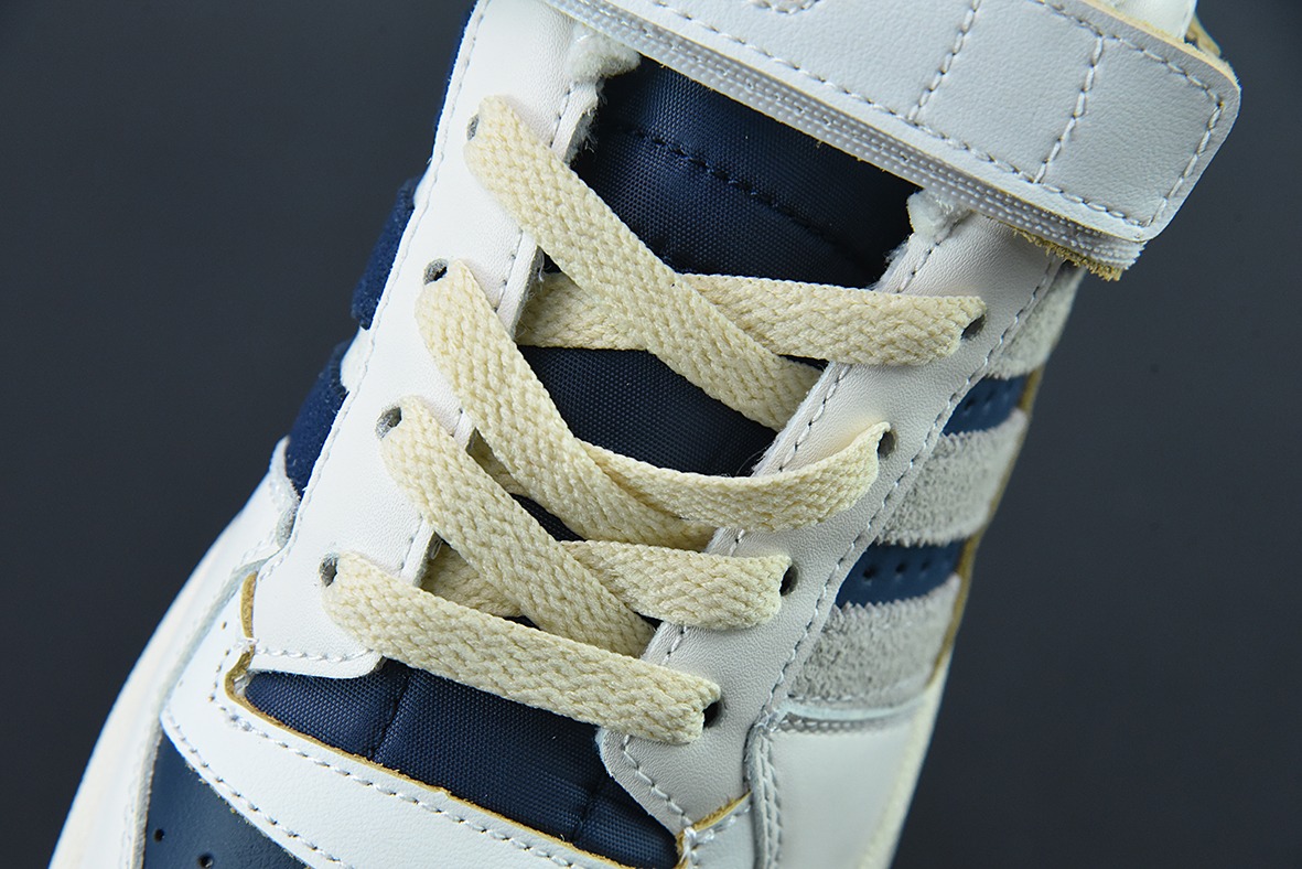 아디다스 포럼 84 로우 샴록 로우 스테이트 클래식 벨크로 레트로 보드숏 남성 및 여성 트렌드 헤드 레이어 가죽 캐주얼 슈즈 공식 품목 : GZ6427 사이즈 : 36-45