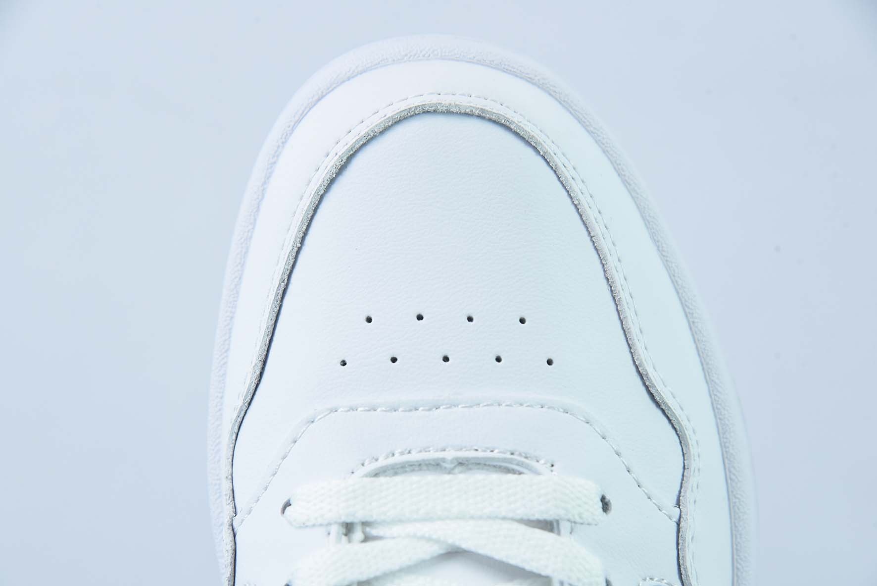 아디다스 아디다스 네오 후프 3.0 미드 시리즈 미드 탑 레트로 농구 스타일 캐주얼 스니커즈 가죽 화이트 블랙 GY4747 사이즈: 40-45 (하프 사이즈 포함)