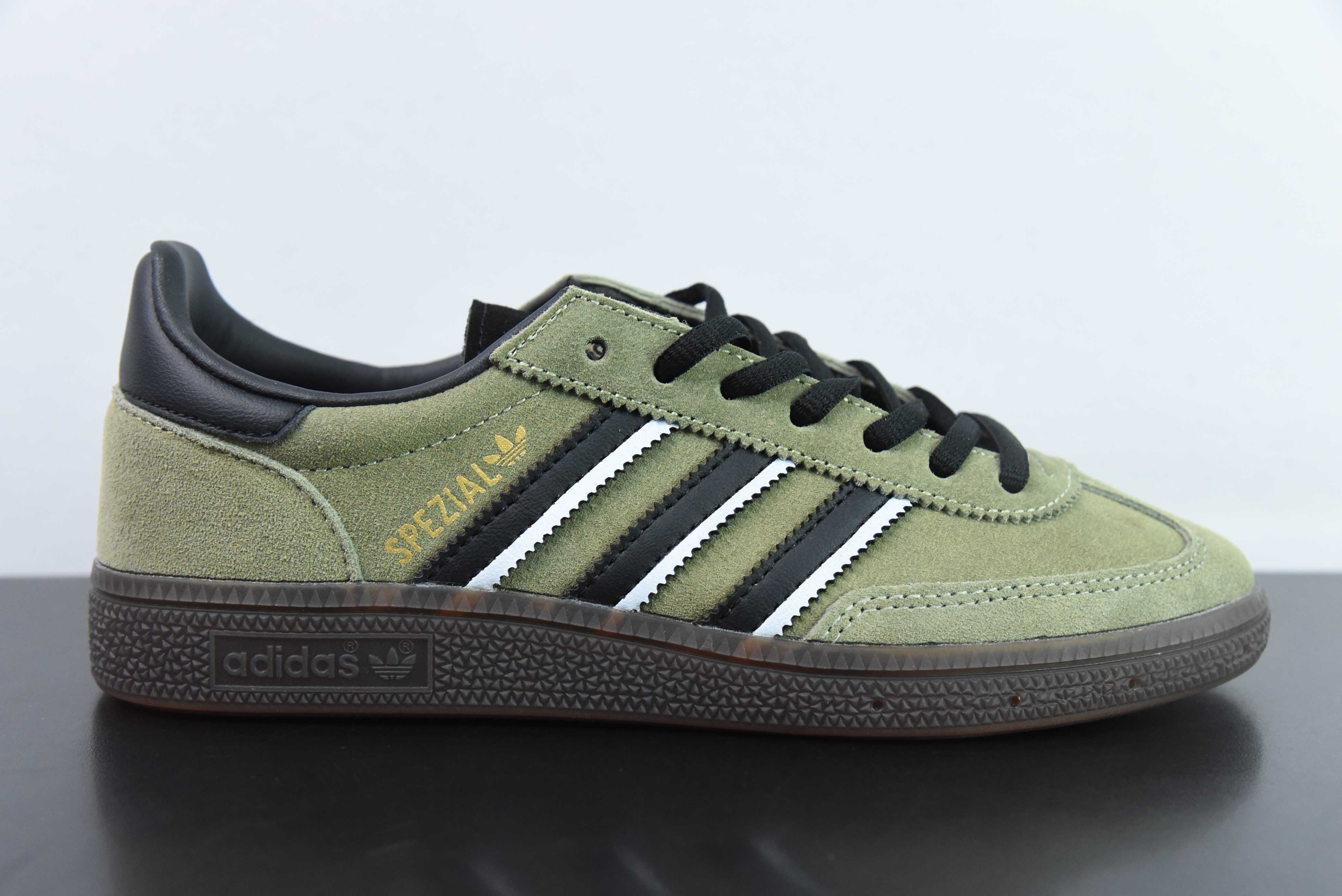 아디다스 핸드볼 스페시알 아디다스 클래식 레트로 캐주얼 보드숏 아이템: IG6183 사이즈: 36-45