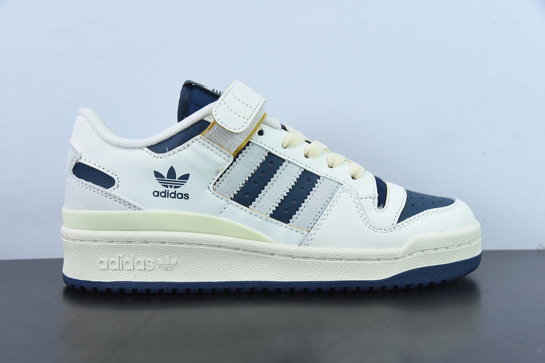 아디다스 아디다스 오리지널스 포럼 84 로우 로마 시리즈 벨크로 로우탑 레트로 레이스업 다용도 캐주얼 트레이너 아이템: GZ6427 사이즈: 36-45