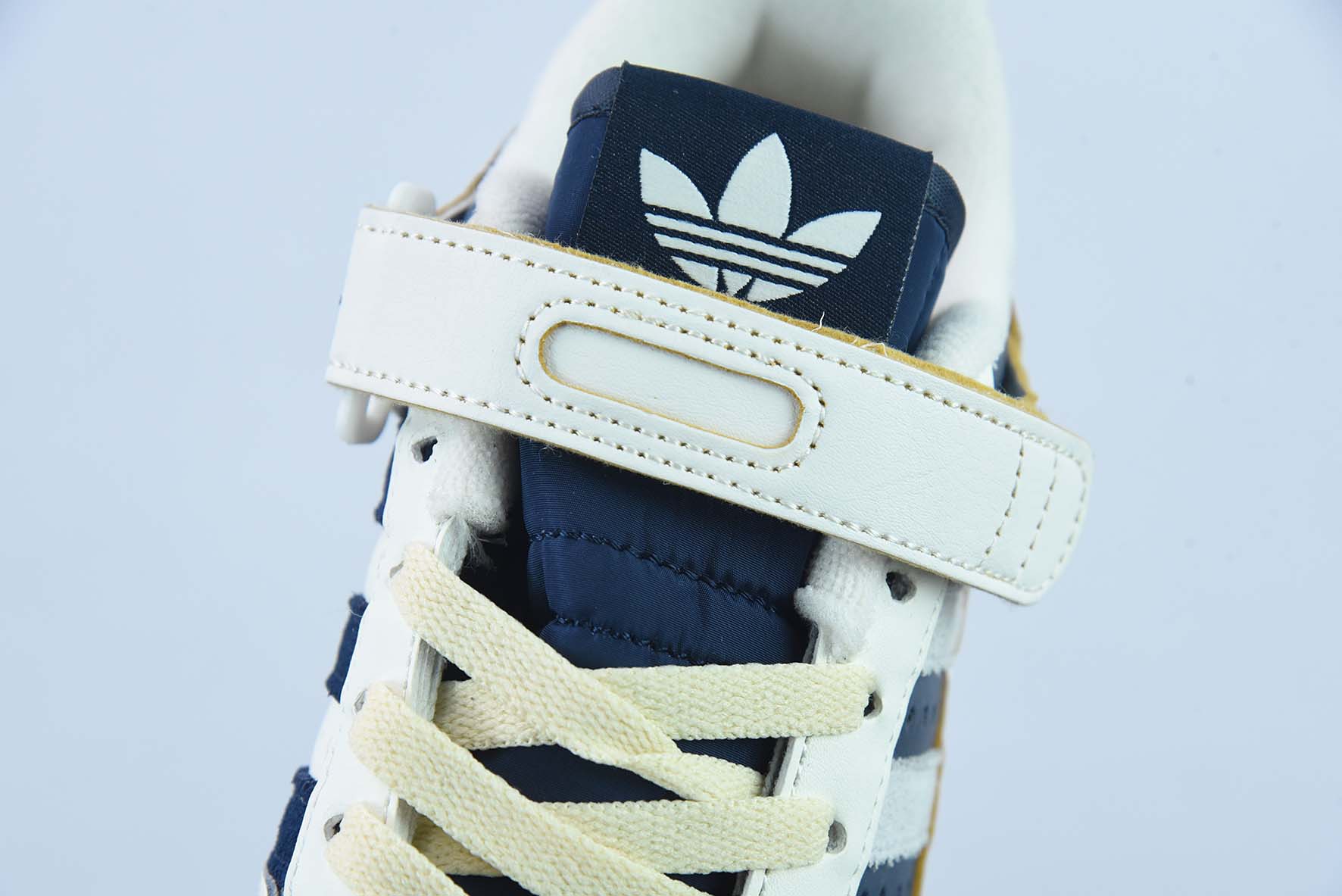 아디다스 아디다스 오리지널스 포럼 84 로우 로마 시리즈 벨크로 로우탑 레트로 레이스업 다용도 캐주얼 트레이너 아이템: GZ6427 사이즈: 36-45