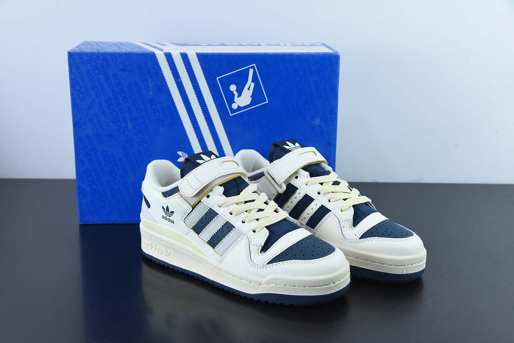 아디다스 아디다스 오리지널스 포럼 84 로우 로마 시리즈 벨크로 로우탑 레트로 레이스업 다용도 캐주얼 트레이너 아이템: GZ6427 사이즈: 36-45