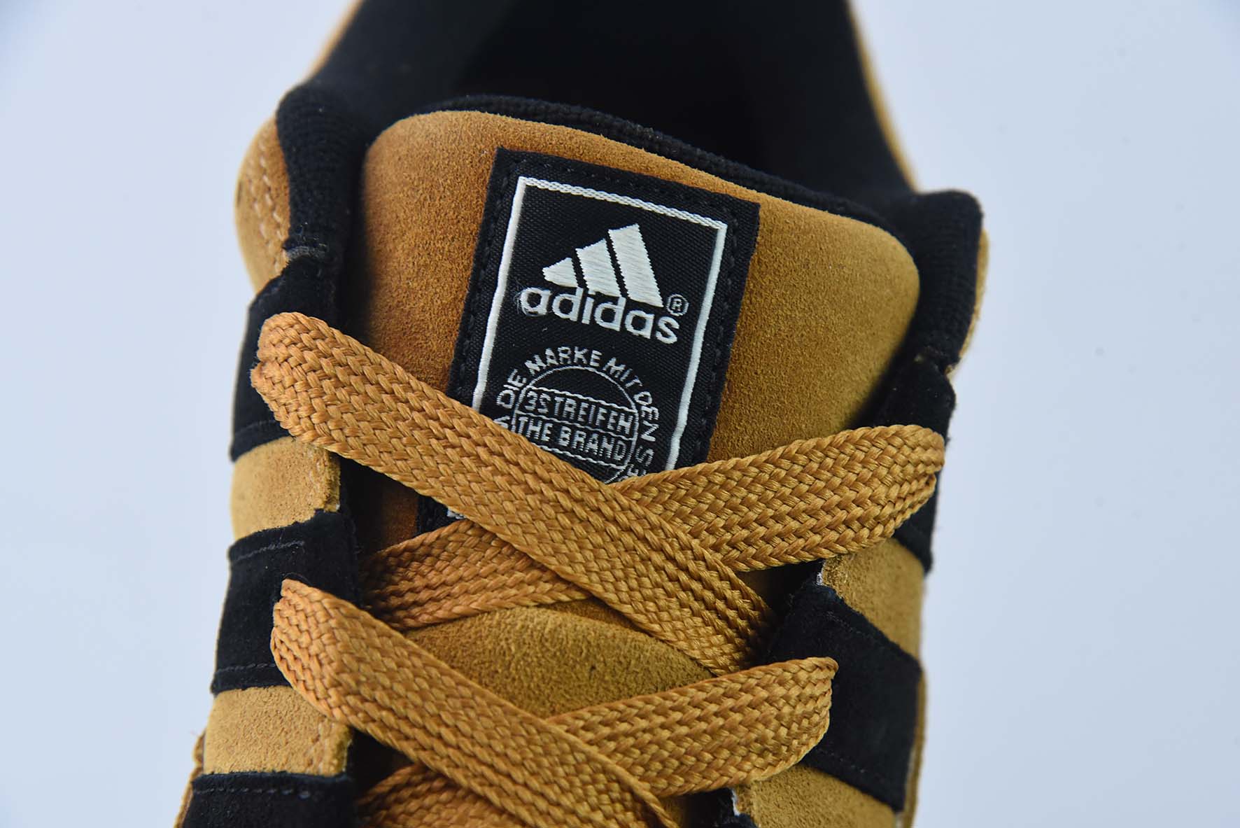 아디다스 아디매틱 레트로 샤크 브레드 슈즈 클래식 캐주얼 보드 슈즈 남성용 및 여성용 오렌지 아이템: HQ3935 사이즈: 36-45