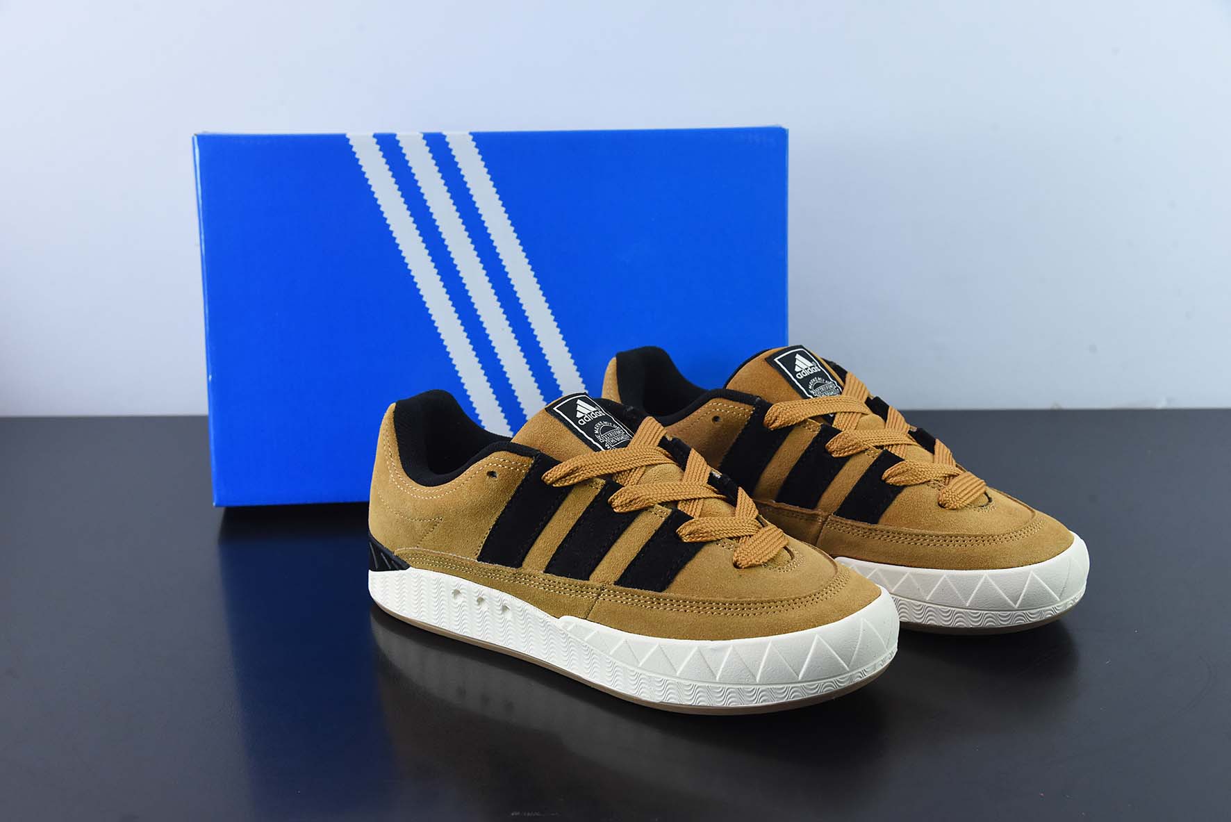 아디다스 아디매틱 레트로 샤크 브레드 슈즈 클래식 캐주얼 보드 슈즈 남성용 및 여성용 오렌지 아이템: HQ3935 사이즈: 36-45