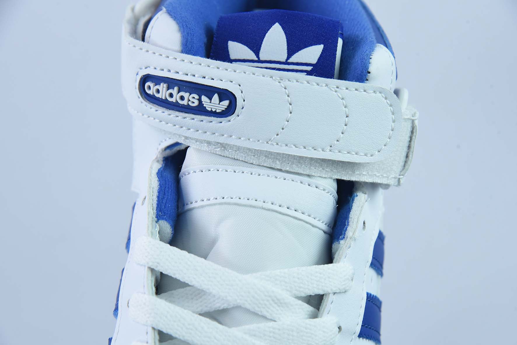 애드 포럼 84 하이 블루 스레드 인기 아이템 클래식 레트로 하이탑 농구화 FY4976 사이즈: 36-45