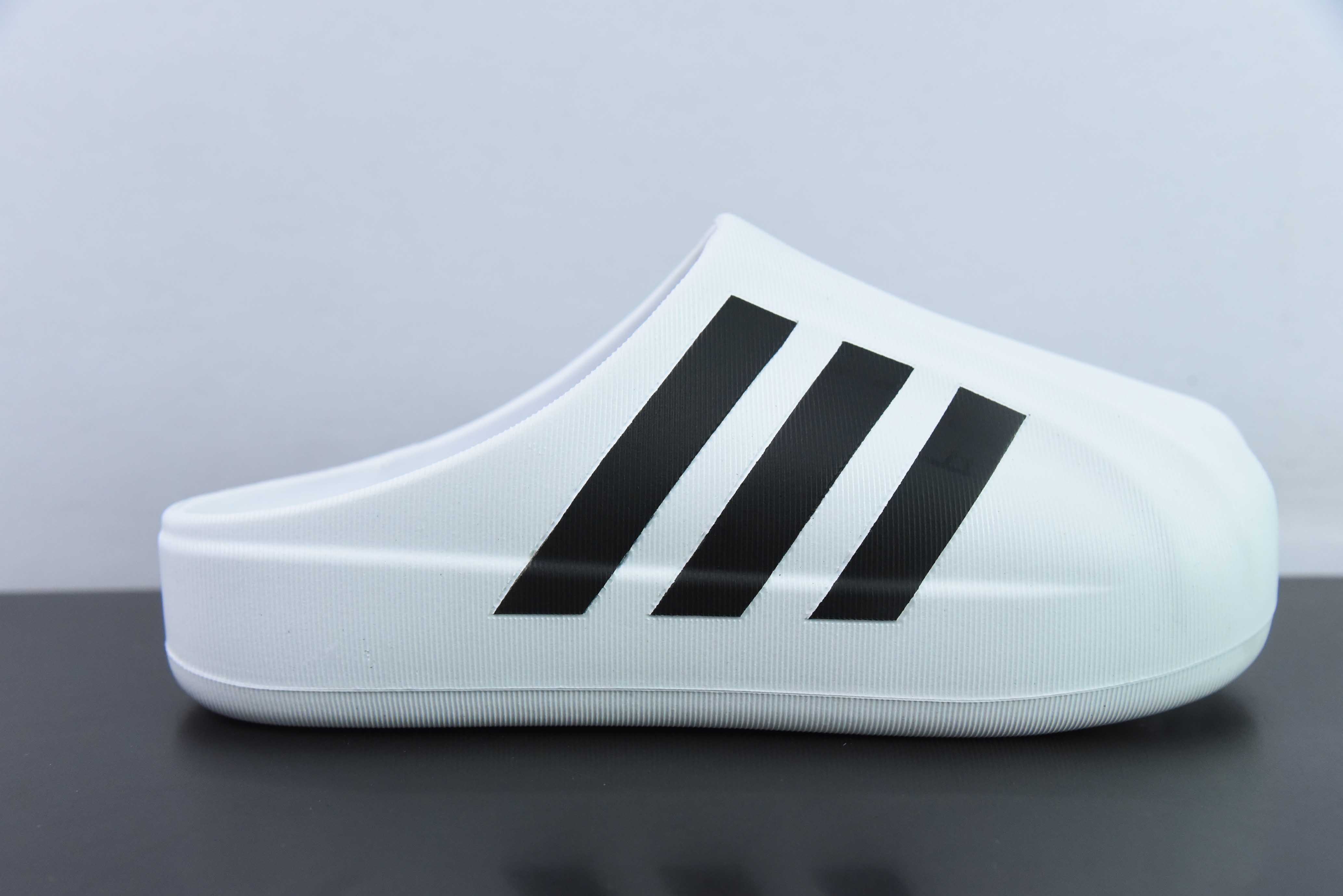 아디다스 아디폼 아디폼 슈퍼스타 EVA 토 슬리퍼 화이트와 블랙 아이템 번호: IF6184 사이즈: 35-46