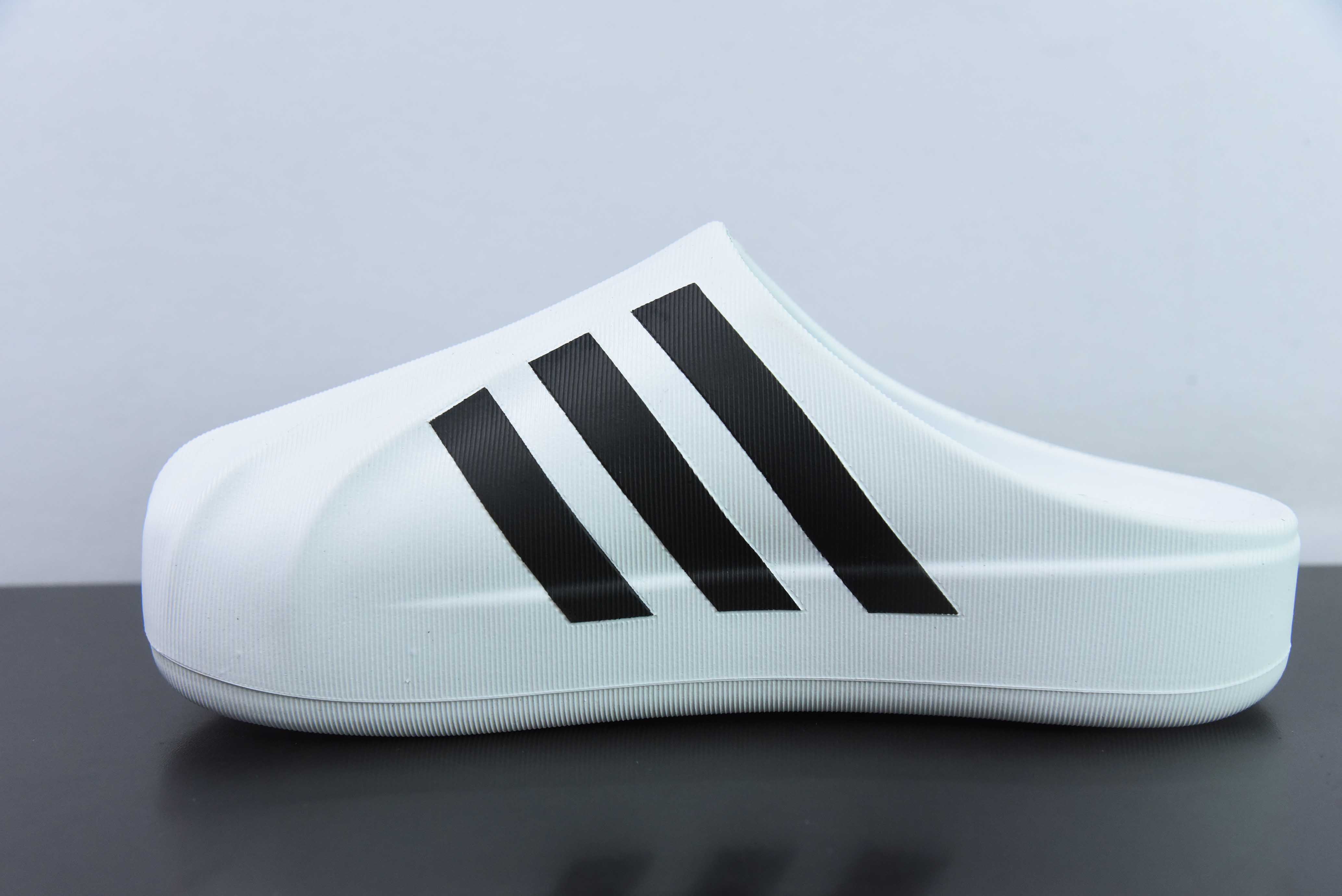 아디다스 아디폼 아디폼 슈퍼스타 EVA 토 슬리퍼 화이트와 블랙 아이템 번호: IF6184 사이즈: 35-46