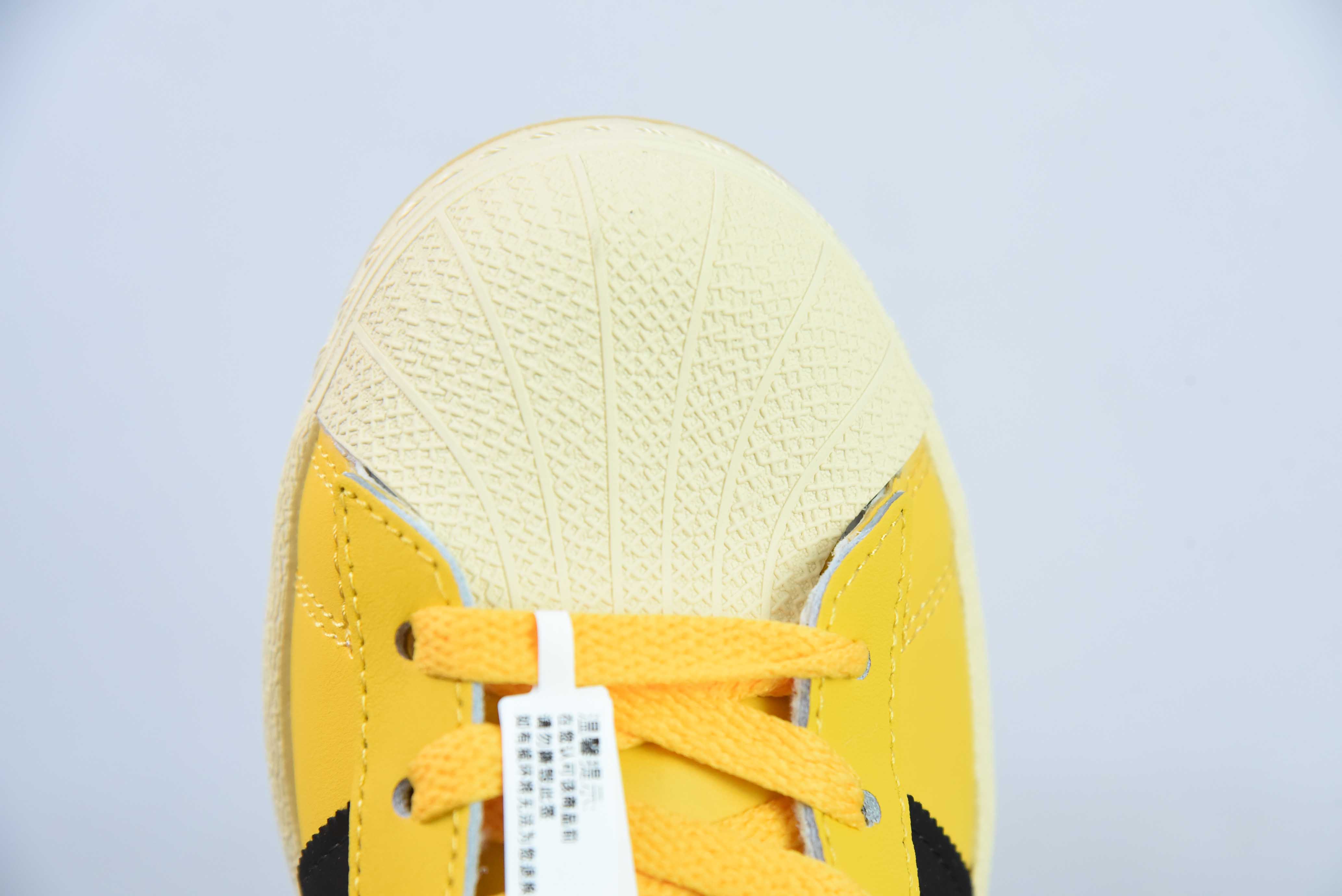 앙드레 사라이바 × 아디다스 오리지널스 슈퍼스타 블랙과 옐로우 상품 번호: GY2070 사이즈: 35-45