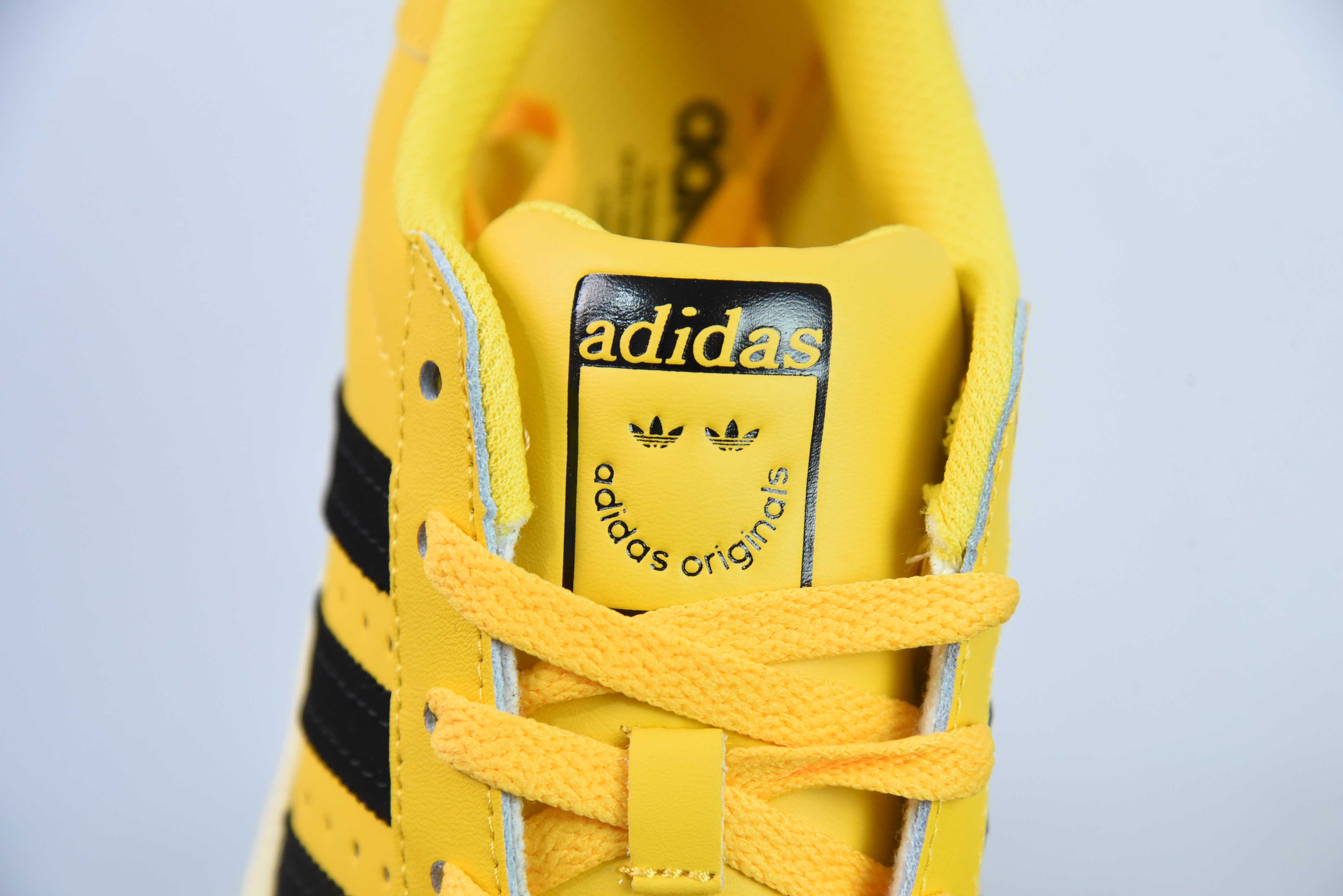 앙드레 사라이바 × 아디다스 오리지널스 슈퍼스타 블랙과 옐로우 상품 번호: GY2070 사이즈: 35-45