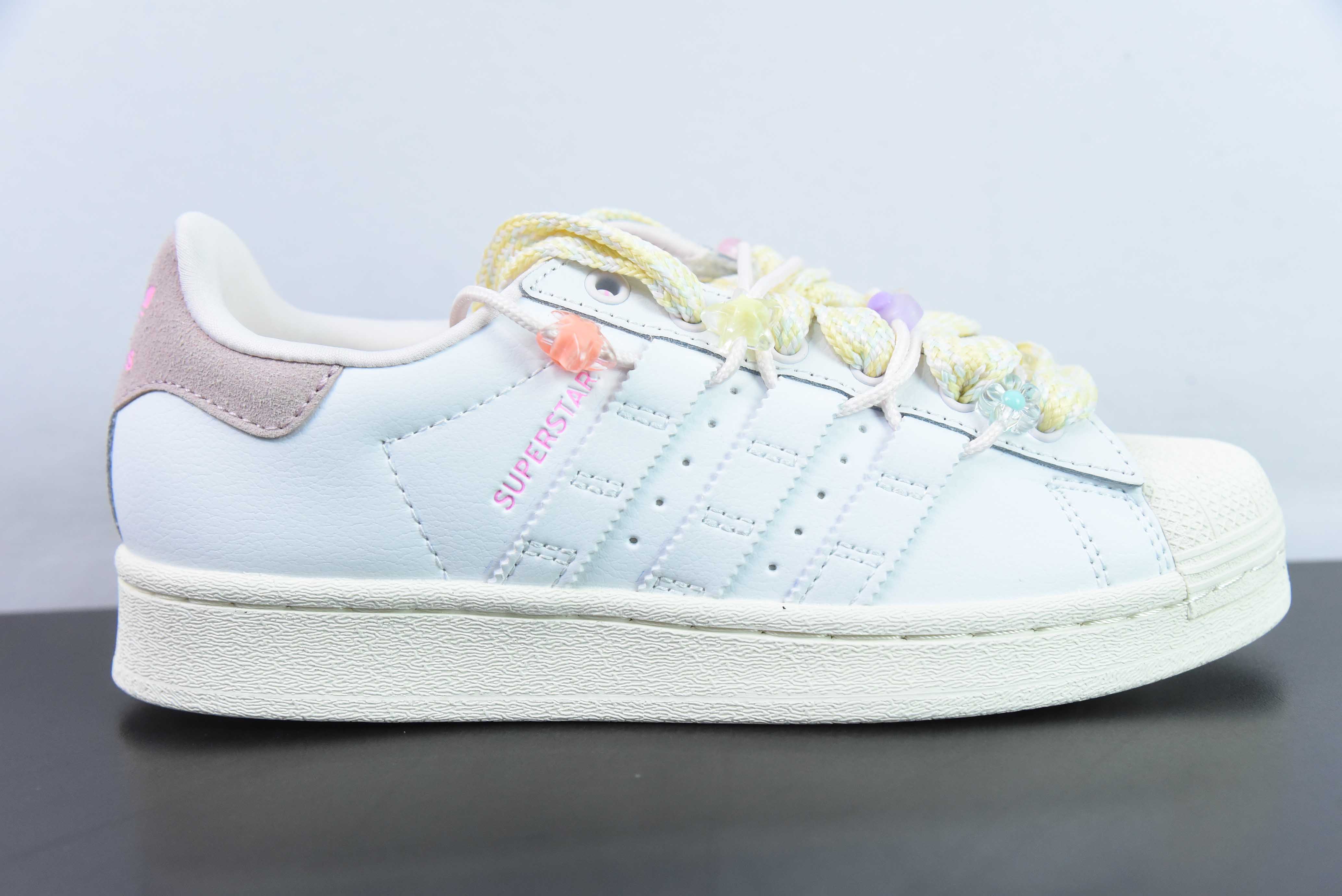 아디다스 오리지널스 슈퍼스타 W 쉘헤드 캐주얼 슈즈 아이템 번호: IF1802 사이즈: 36-45