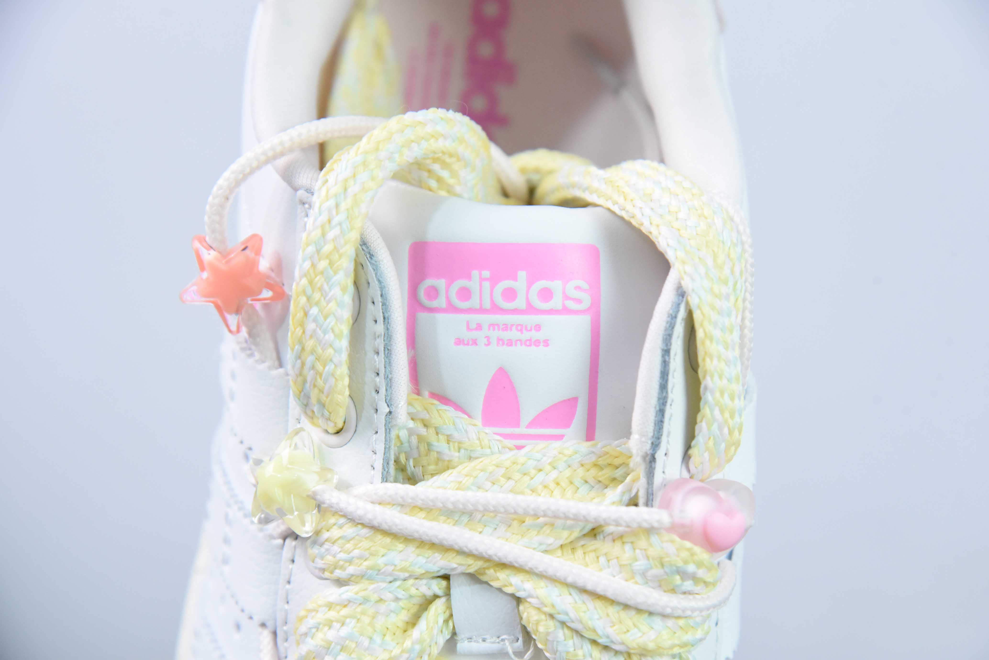 아디다스 오리지널스 슈퍼스타 W 쉘헤드 캐주얼 슈즈 아이템 번호: IF1802 사이즈: 36-45