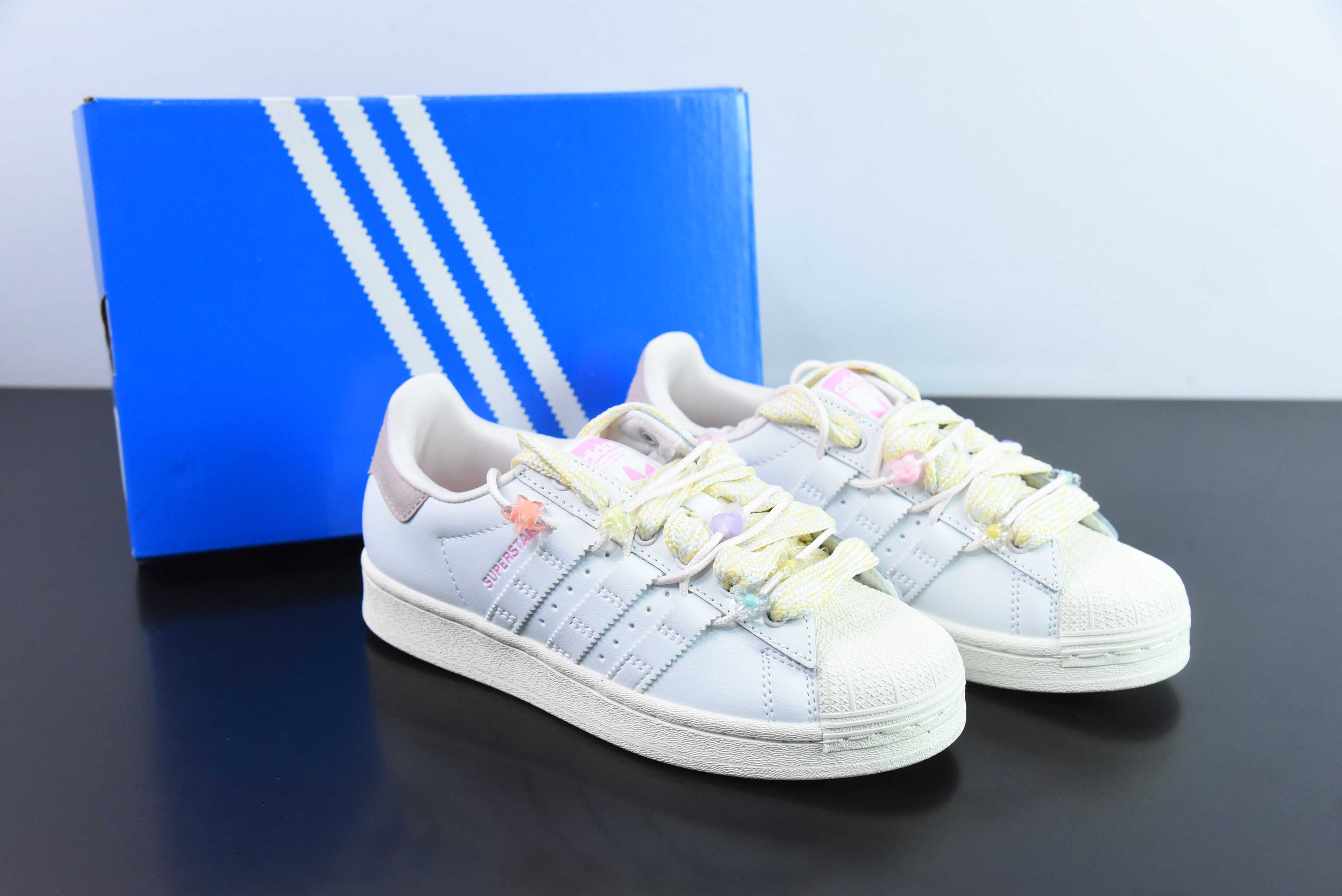 아디다스 오리지널스 슈퍼스타 W 쉘헤드 캐주얼 슈즈 아이템 번호: IF1802 사이즈: 36-45