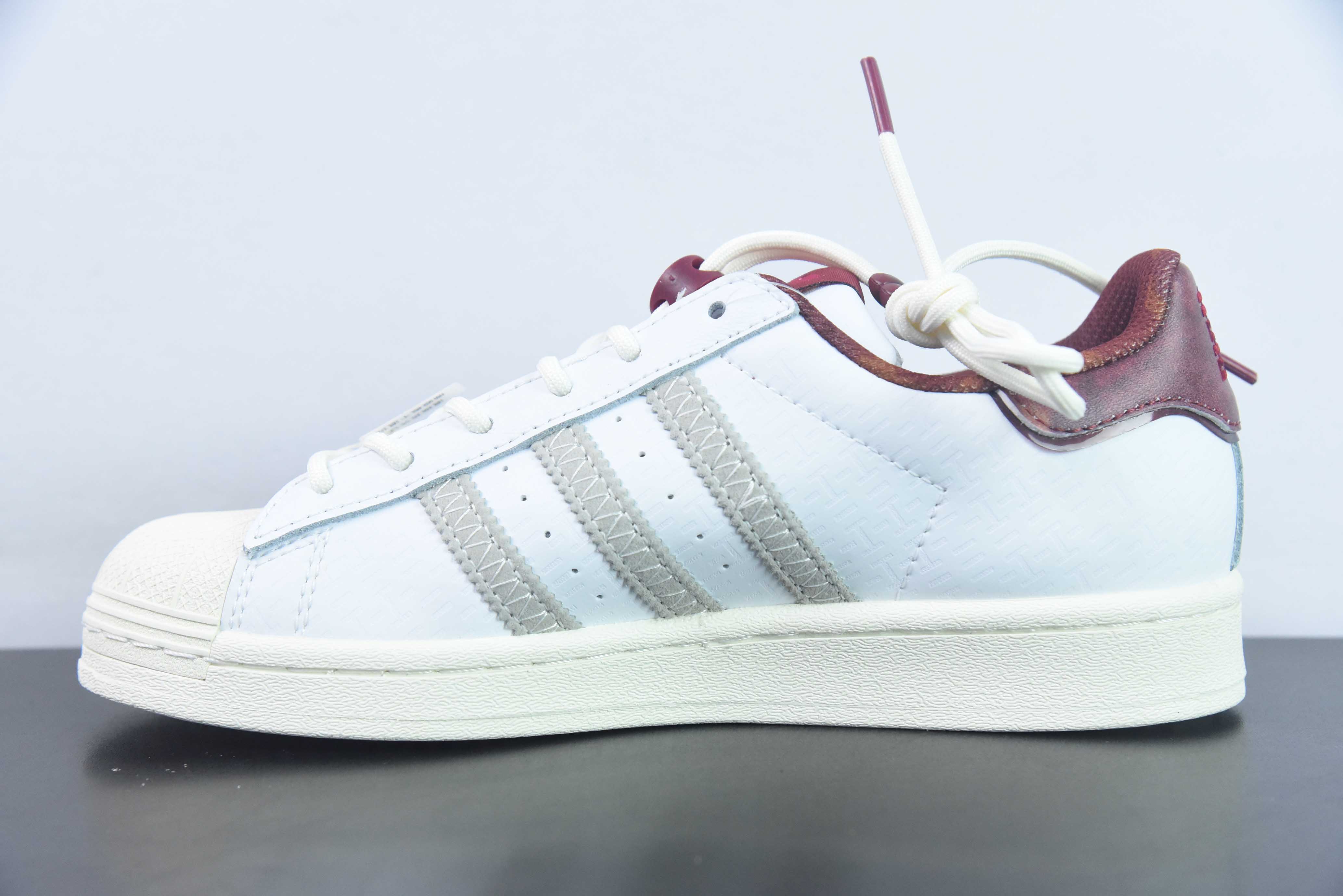 AD 아디 슈퍼스타 CNY 쉘 헤드 새해 한정 ‘’Xi 로우탑 캐주얼 보드숏 IF2577 사이즈:35.5-45