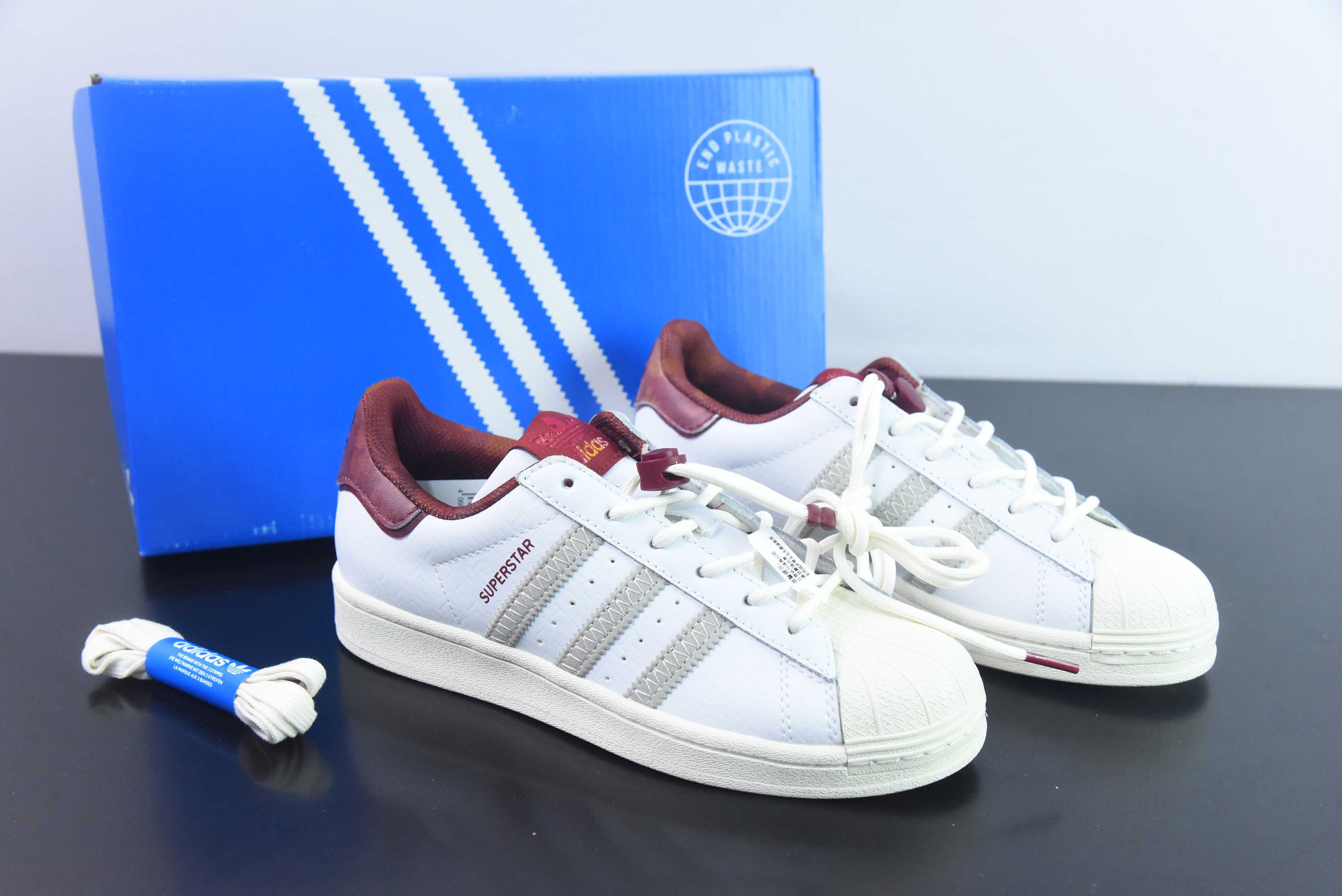 AD 아디 슈퍼스타 CNY 쉘 헤드 새해 한정 ‘’Xi 로우탑 캐주얼 보드숏 IF2577 사이즈:35.5-45