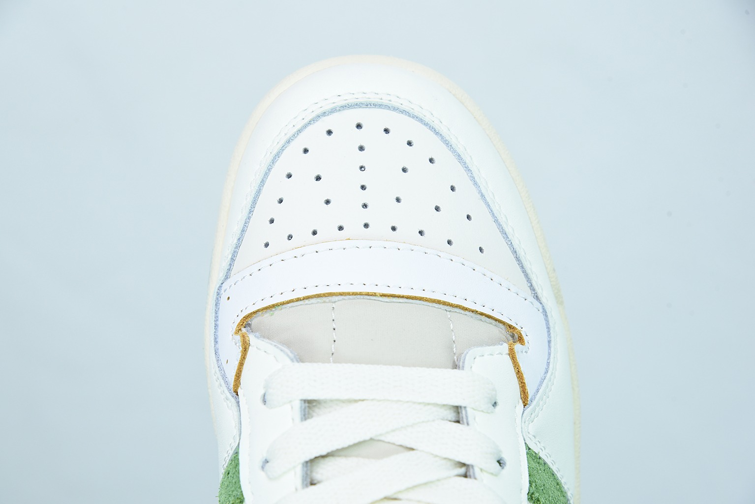 아디다스 오리지널스 포럼 84 로우탑 트렌드 캐주얼 트레이너 아이템: FY8683 화이트 그린 사이즈: 36-44