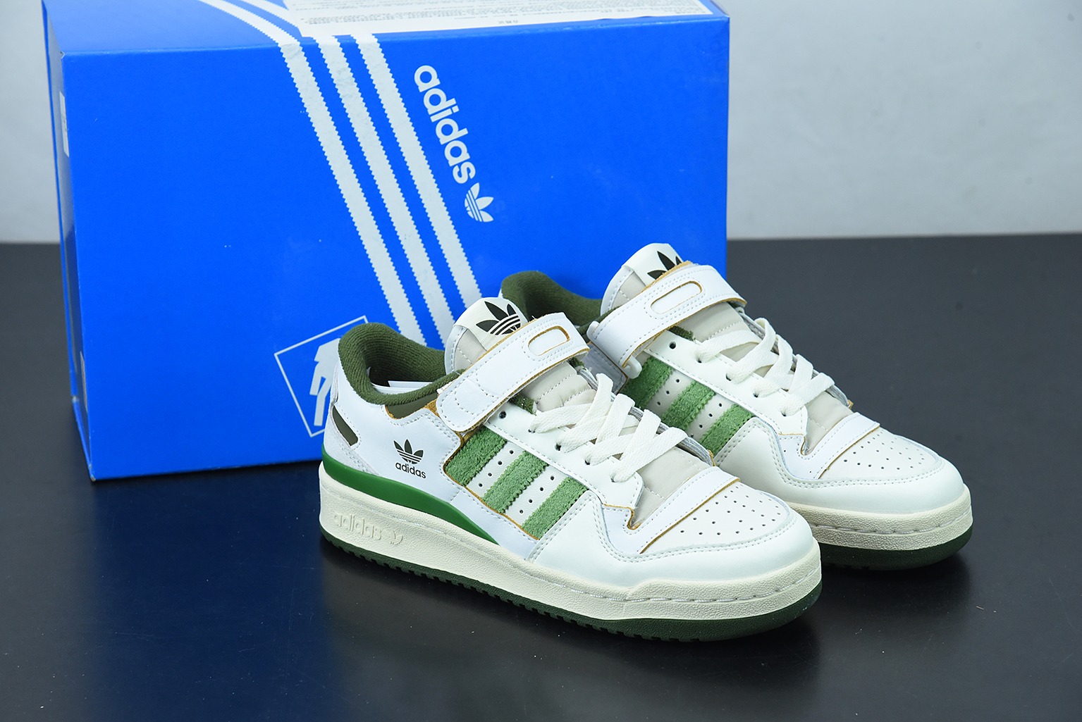 아디다스 오리지널스 포럼 84 로우탑 트렌드 캐주얼 트레이너 아이템: FY8683 화이트 그린 사이즈: 36-44
