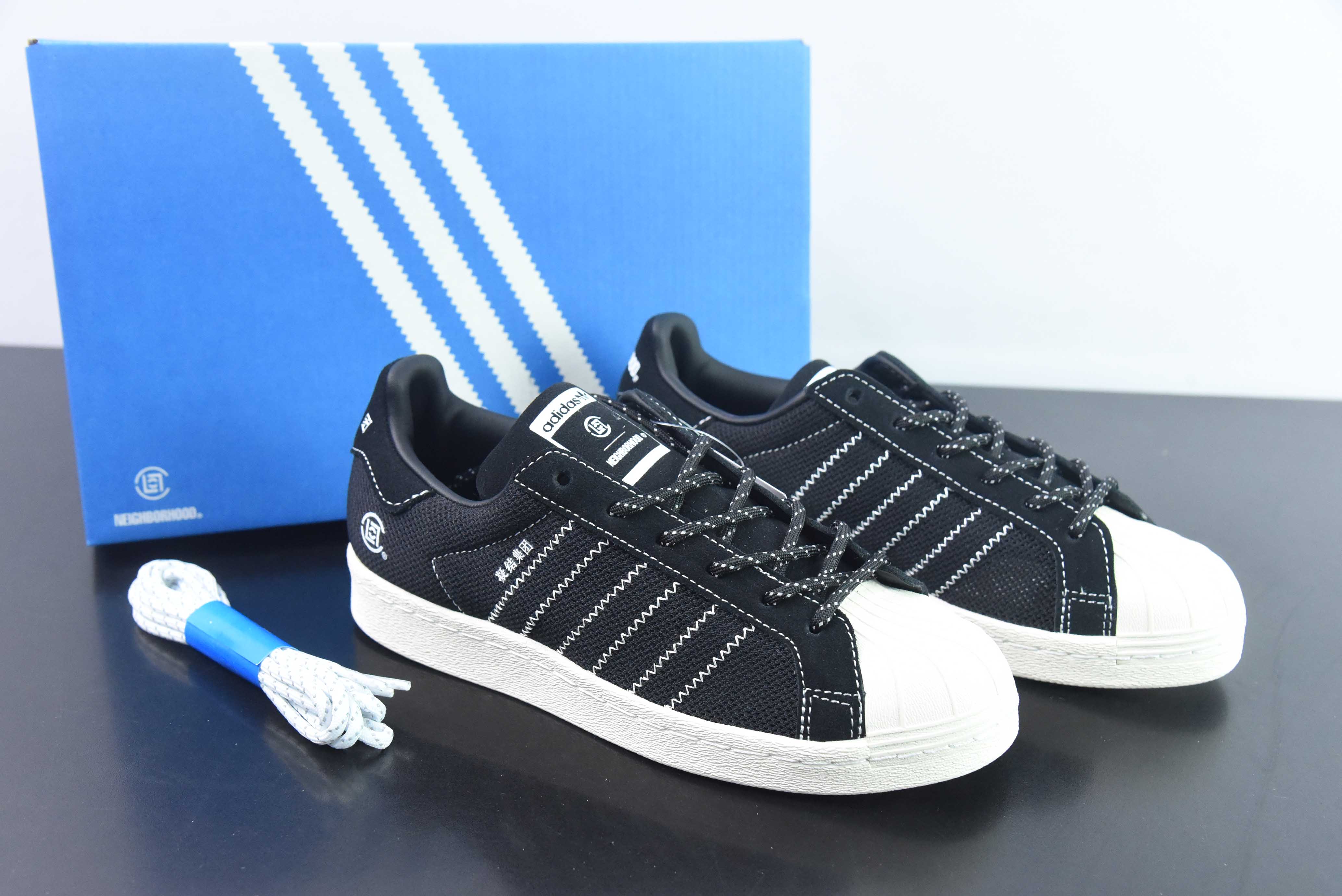 이웃집 × 클로트 x 아디다스 오리지널스 슈퍼스타 클래식 레트로 쉘헤드 보드숏 블랙 아이템: IE8879 사이즈: 36-46