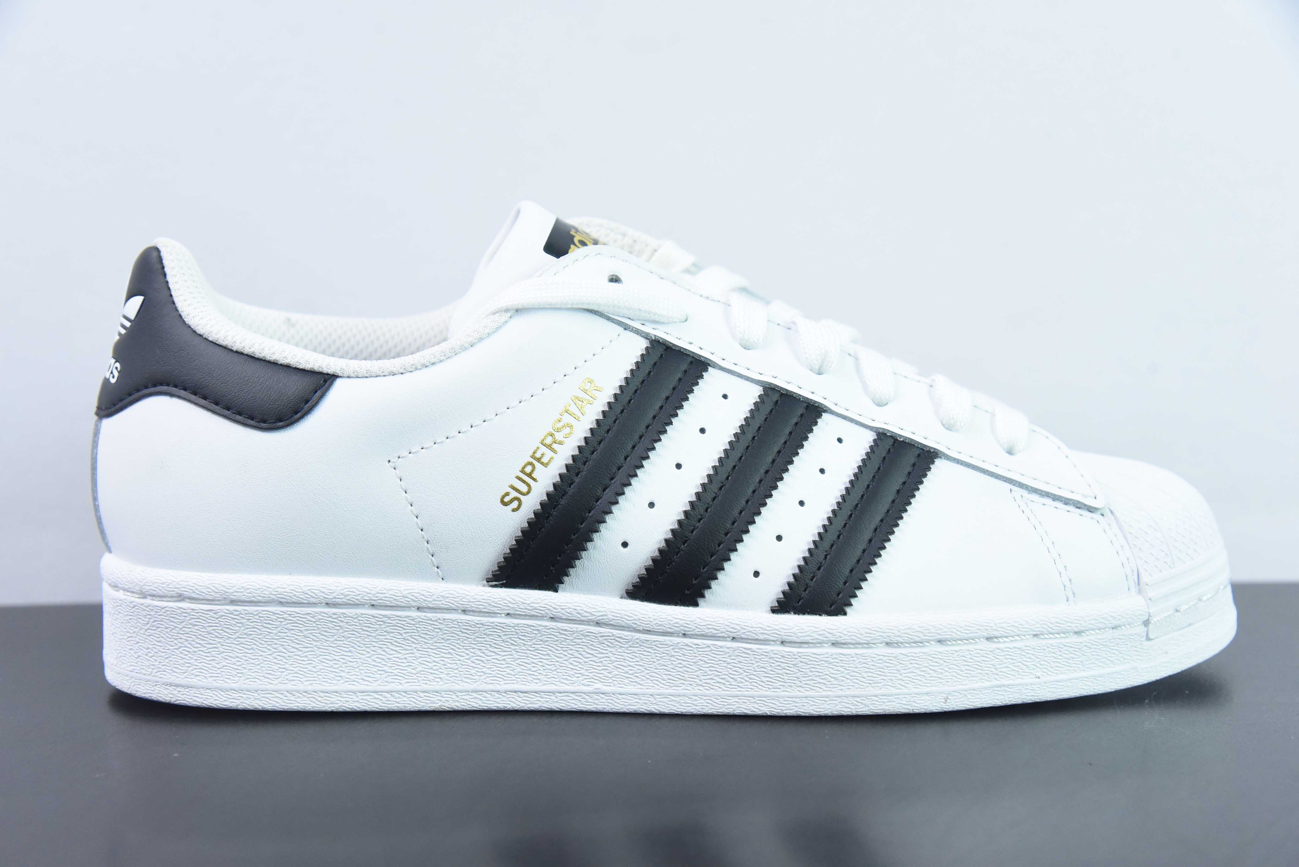 AD 오리지널스 슈퍼스타 클래식 쉘 토 캐주얼 보드 슈즈 화이트 블랙 EG4958 사이즈: 36-44