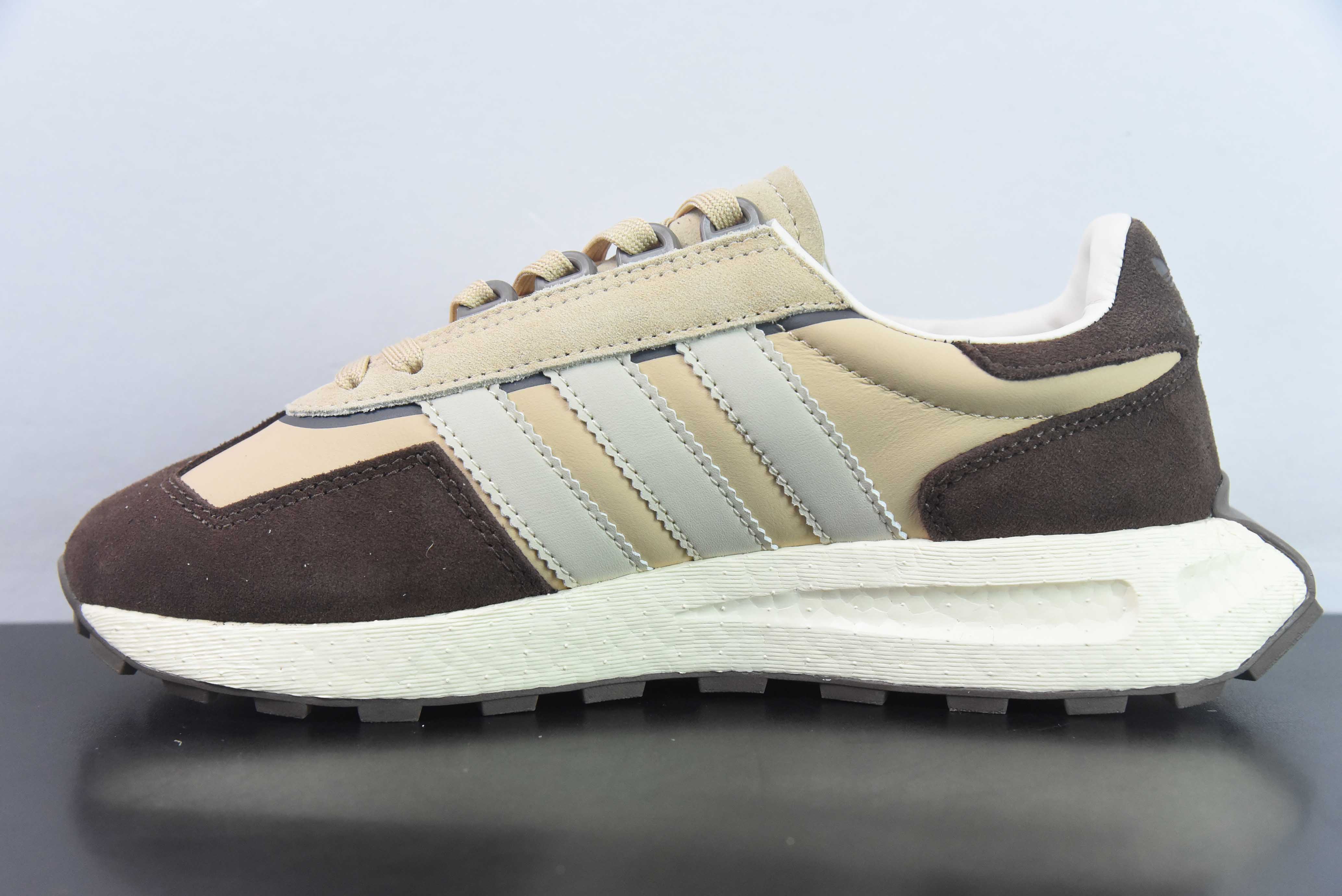 광고 오리지널스 레트로피 부스트 E5 시리즈 레트로 레이싱 프로토 타입 제너레이션 시리즈 팝콘 쿠션 캐주얼 운동화 조거 아이템 번호 : H03697 사이즈 : 36-45 하프 사이즈