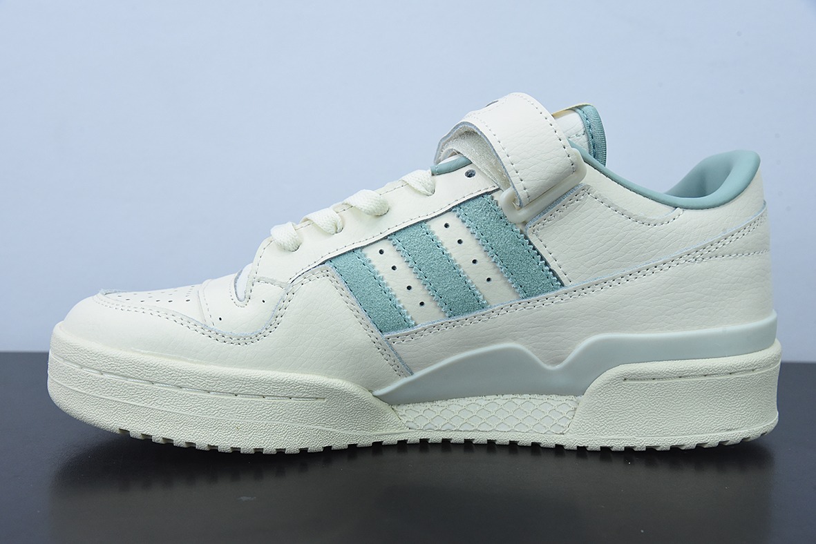 AD 포럼 84 로우 품목 번호: HQ6374 밀크 화이트 제이드 그린 스티치 인기 단일 제품 클래식 레트로 농구화 사이즈: 36-45