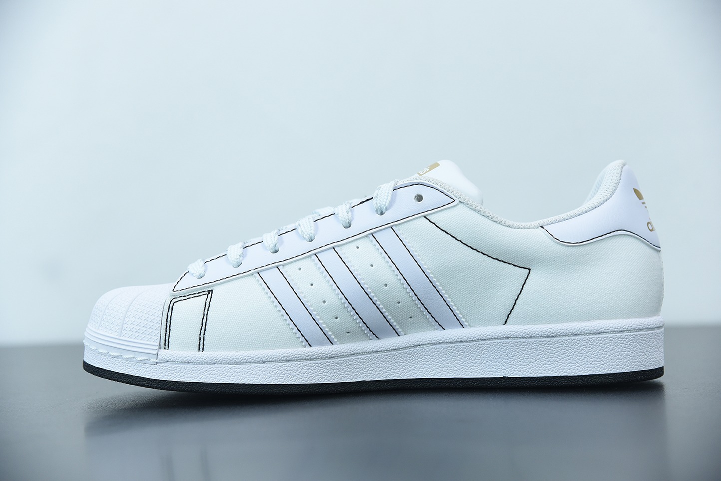 아디 슈퍼스타 쉘 헤드 스포츠 레저 보드숏 블랙 라인 골드 스탠다드 제품 번호: AJ7924 사이즈: 36-44