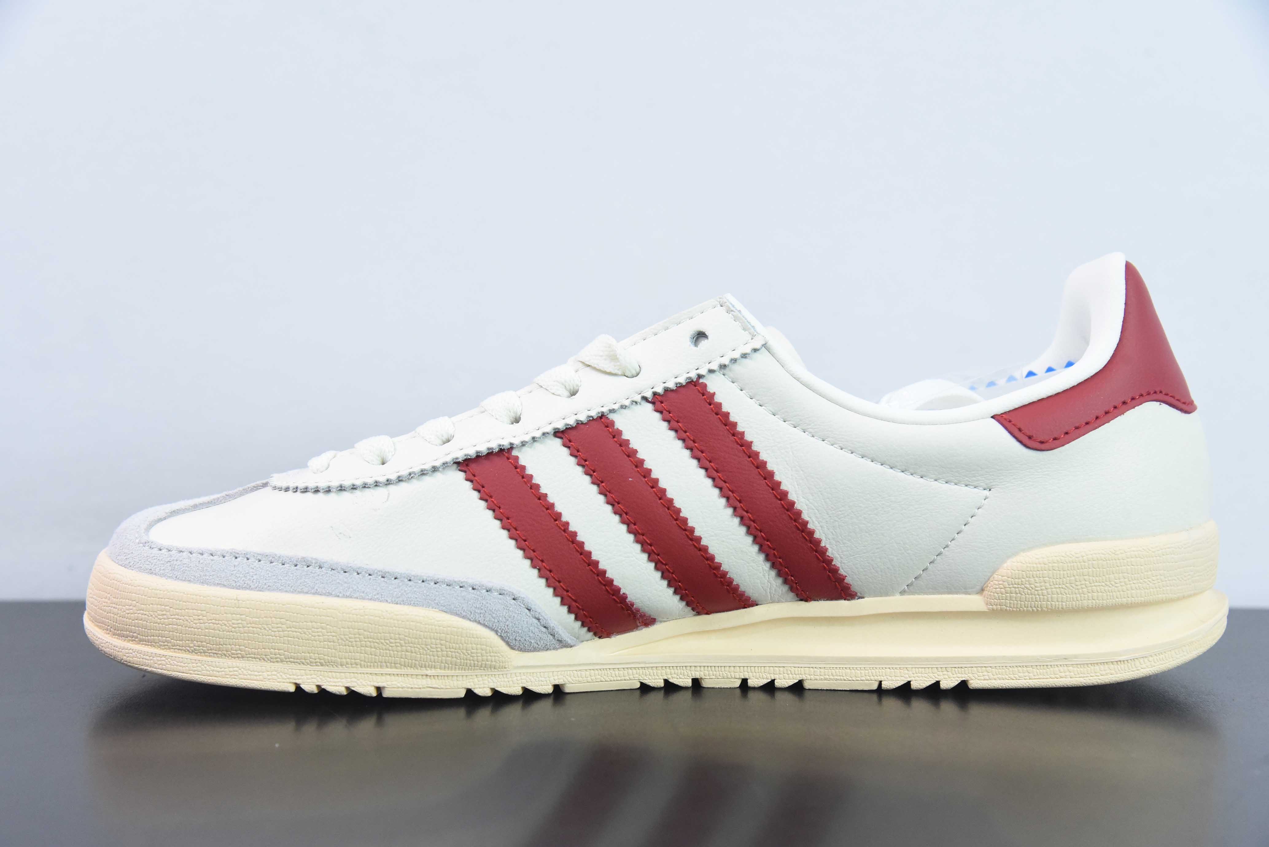 아디 AD 클로버 아디다스 오리지널스 진 로우 존스 시리즈 로우 탑 레트로 트레이닝 모럴 트레이닝 윈드 백 캐주얼 스포츠 조깅화 아이템 번호 : GY7437 사이즈 : 36-45