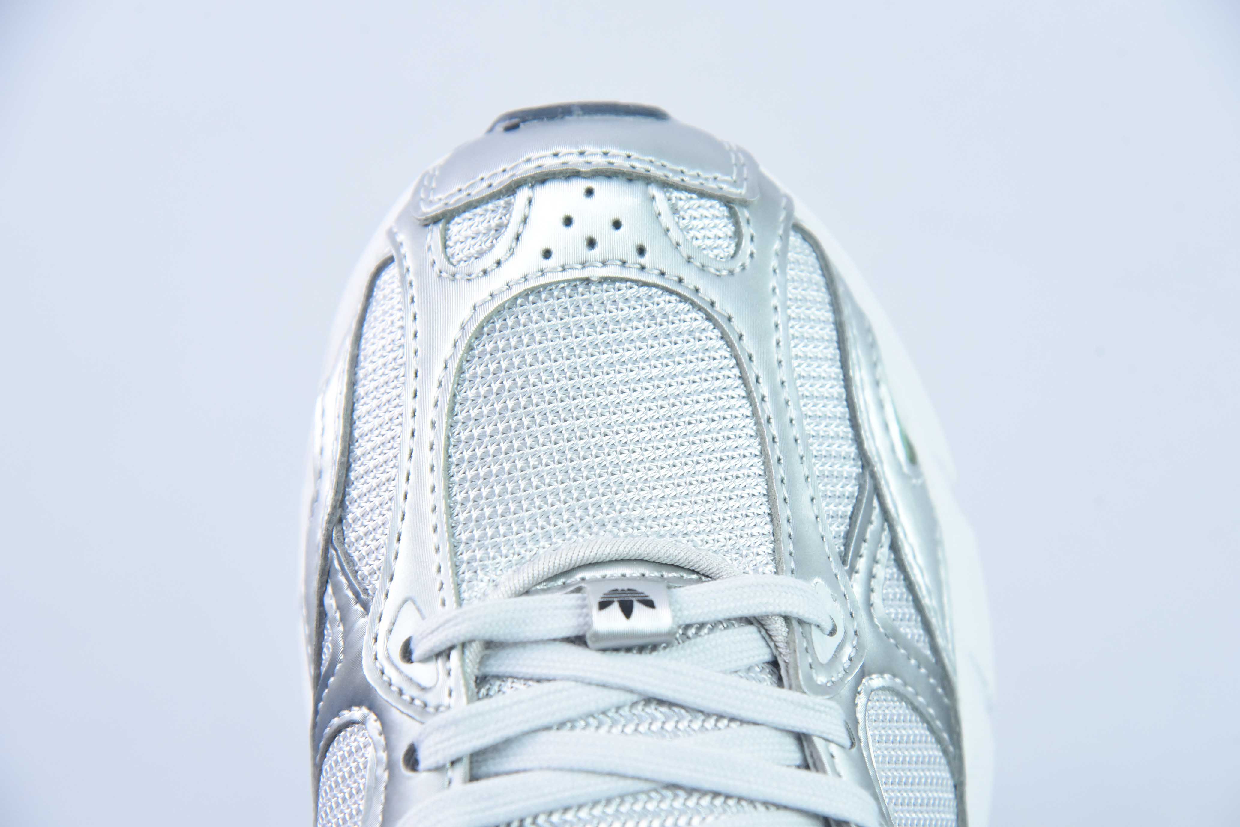 아디다스 아디다스 오리지널스 아스티르 스페이스 실버 그레이 아스티르 시리즈 팝 스타일 레트로 통기성 쿠셔닝 캐주얼 스포츠 조깅화 아이템 번호: GY9516 사이즈: 36-45