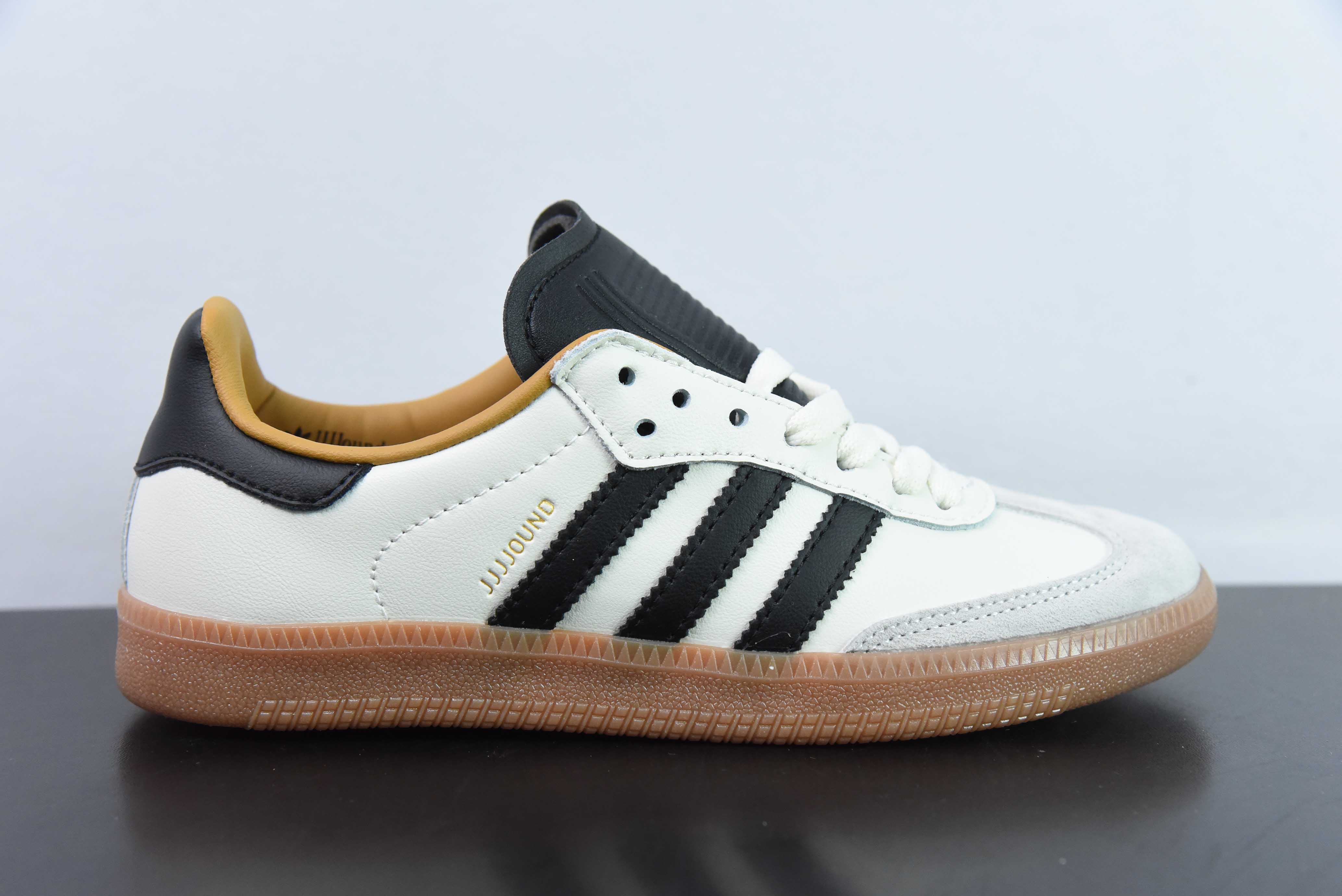 헤비급 공동 브랜드 JJJJound x AD 아디 오리지널 삼바 삼바 공동 브랜드 제품 번호: ID8708 사이즈: 36-45