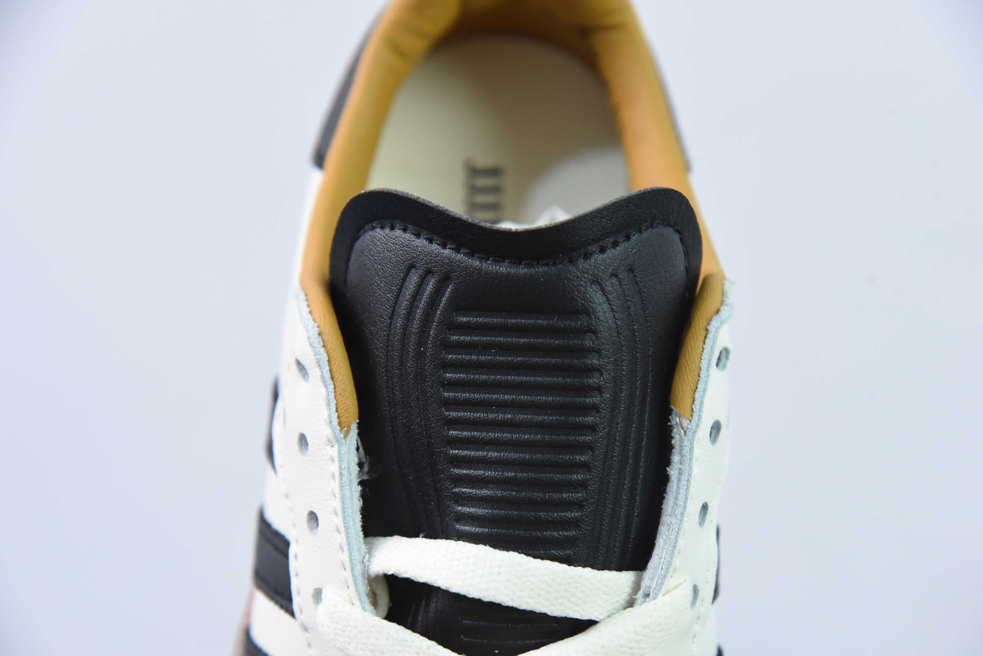 헤비급 공동 브랜드 JJJJound x AD 아디 오리지널 삼바 삼바 공동 브랜드 제품 번호: ID8708 사이즈: 36-45