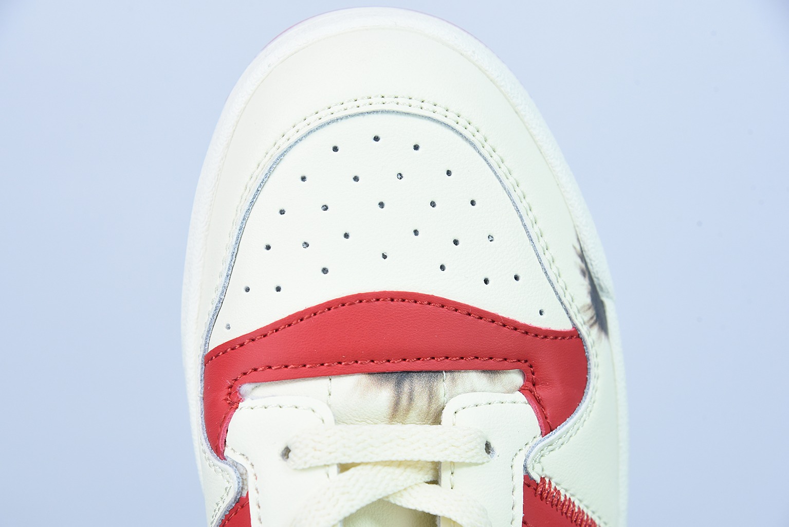 나홀로 집에 x 아디다스 오리지널스 포럼 로우  货号：GZ4378 사이즈: 36-45