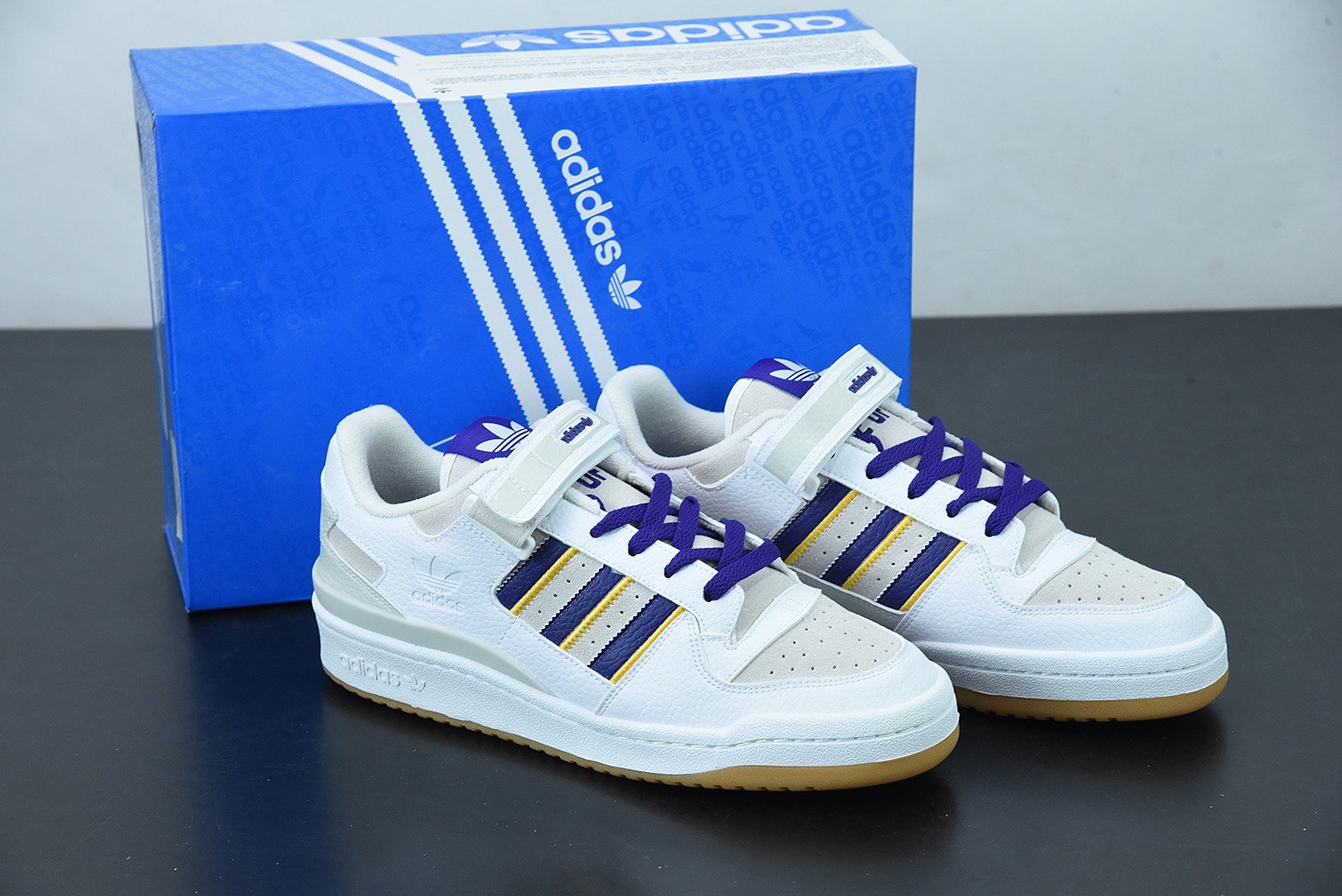 팰리스 x 아디다스 오리지널스 포럼 로우 공동 브랜드 편안한 스포츠 러닝화 화이트 퍼플 아이템 번호: GZ8371 사이즈: 35-46