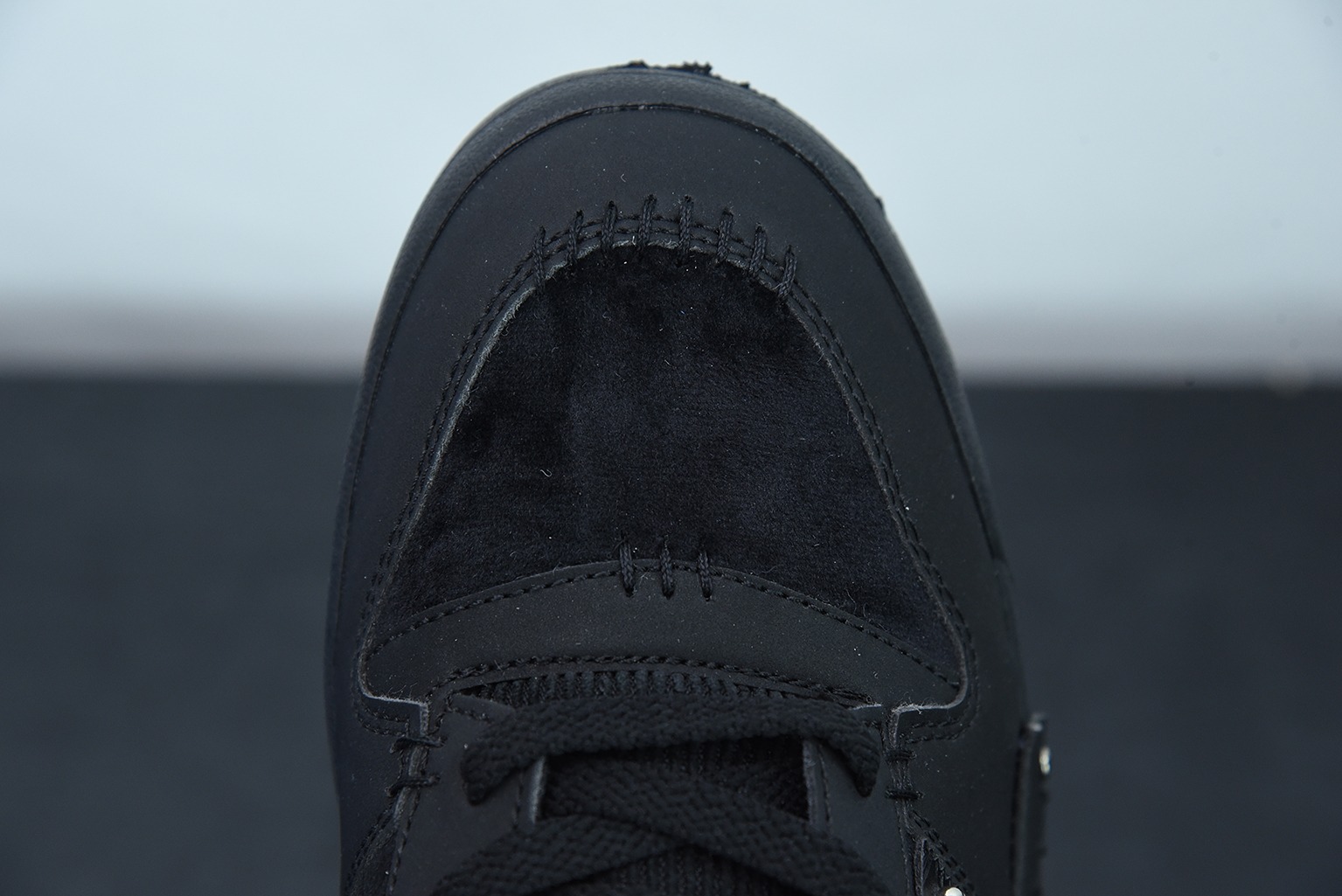 아디다스 멜팅 새드 X 아디다스 오리지널스 포럼 전시 로우 퍼펫 시리즈 올 블랙 아이템 번호: GW8726 사이즈: 36-44