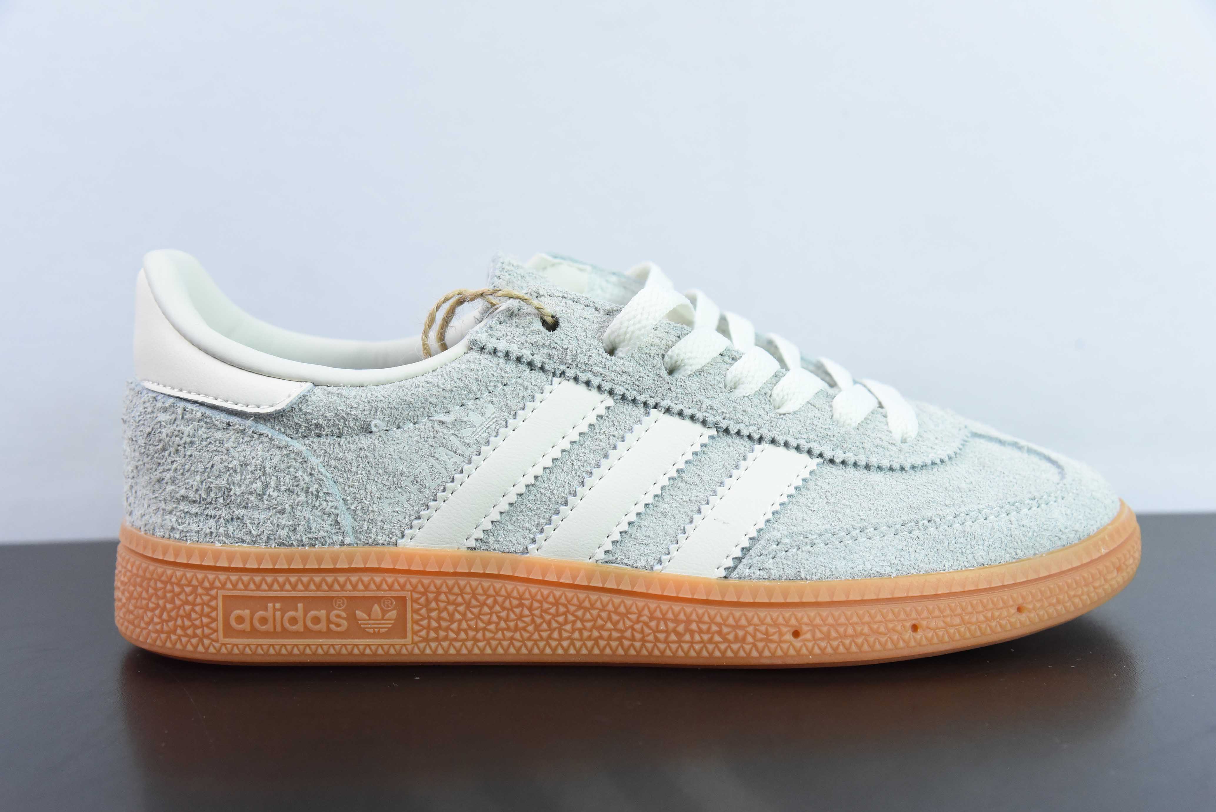 아디다스 핸드볼 스페시알 컴퍼니 그레이드 아디다스 클래식 빈티지 캐주얼 보드 슈즈 제품 번호: IF6491 사이즈: 36-45