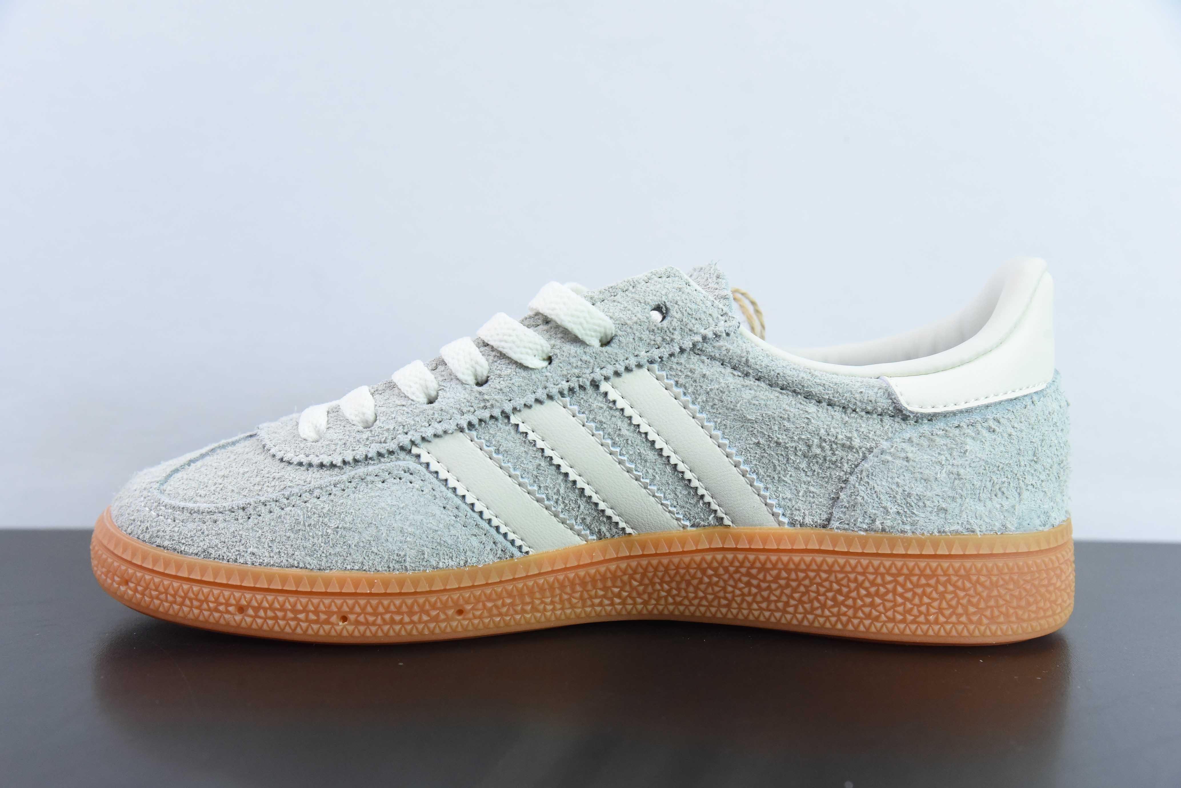 아디다스 핸드볼 스페시알 컴퍼니 그레이드 아디다스 클래식 빈티지 캐주얼 보드 슈즈 제품 번호: IF6491 사이즈: 36-45