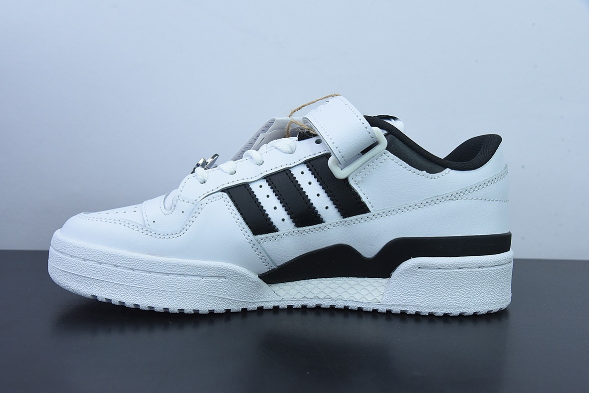 아디다스 오리지널스 포럼 84 로우 다이아몬드 화이트 블랙 아이템 번호: GY0751 사이즈 36-45