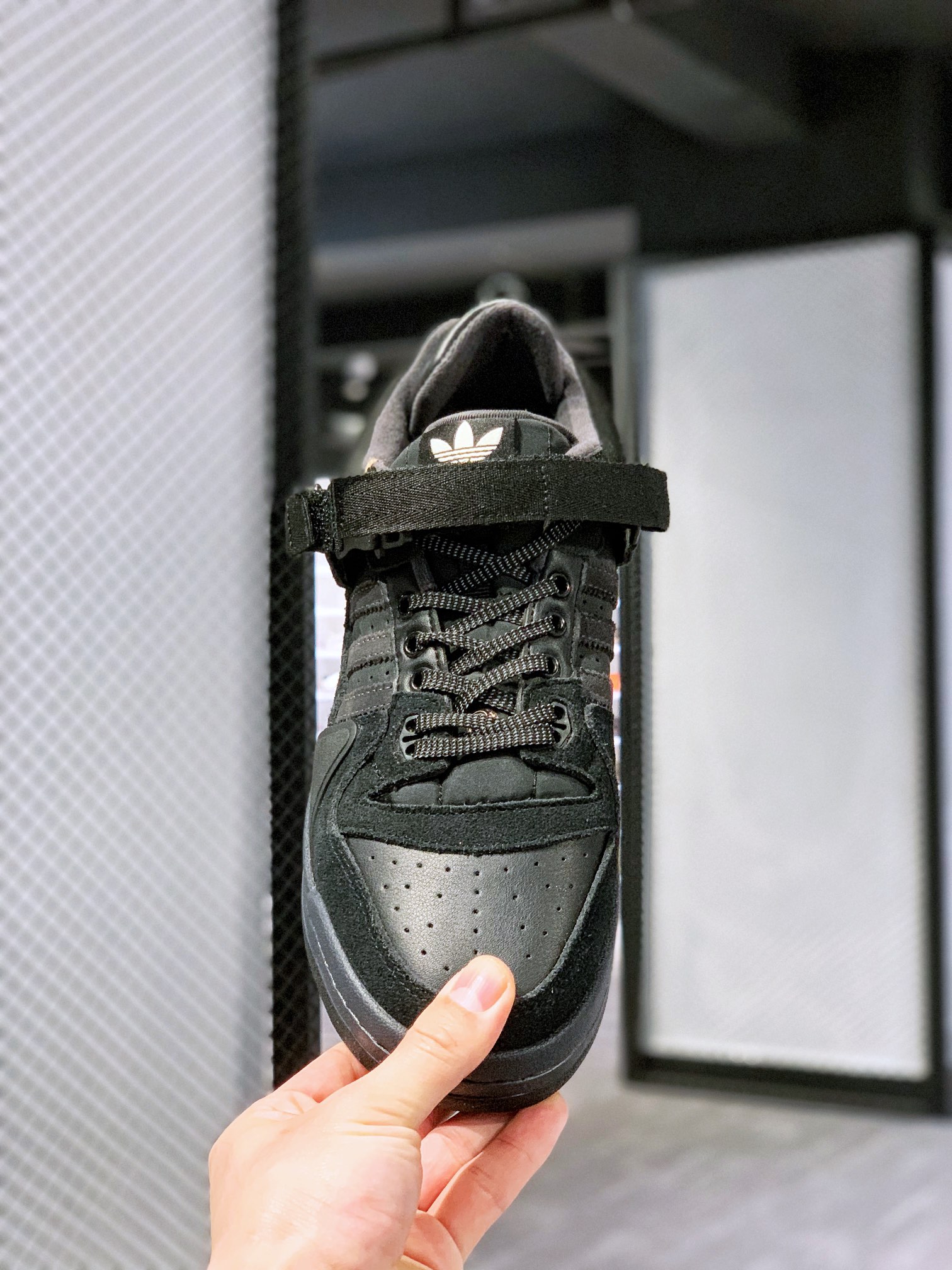 배드버니 x 아디다스 포럼 로우 아이템 번호: GW5021 818