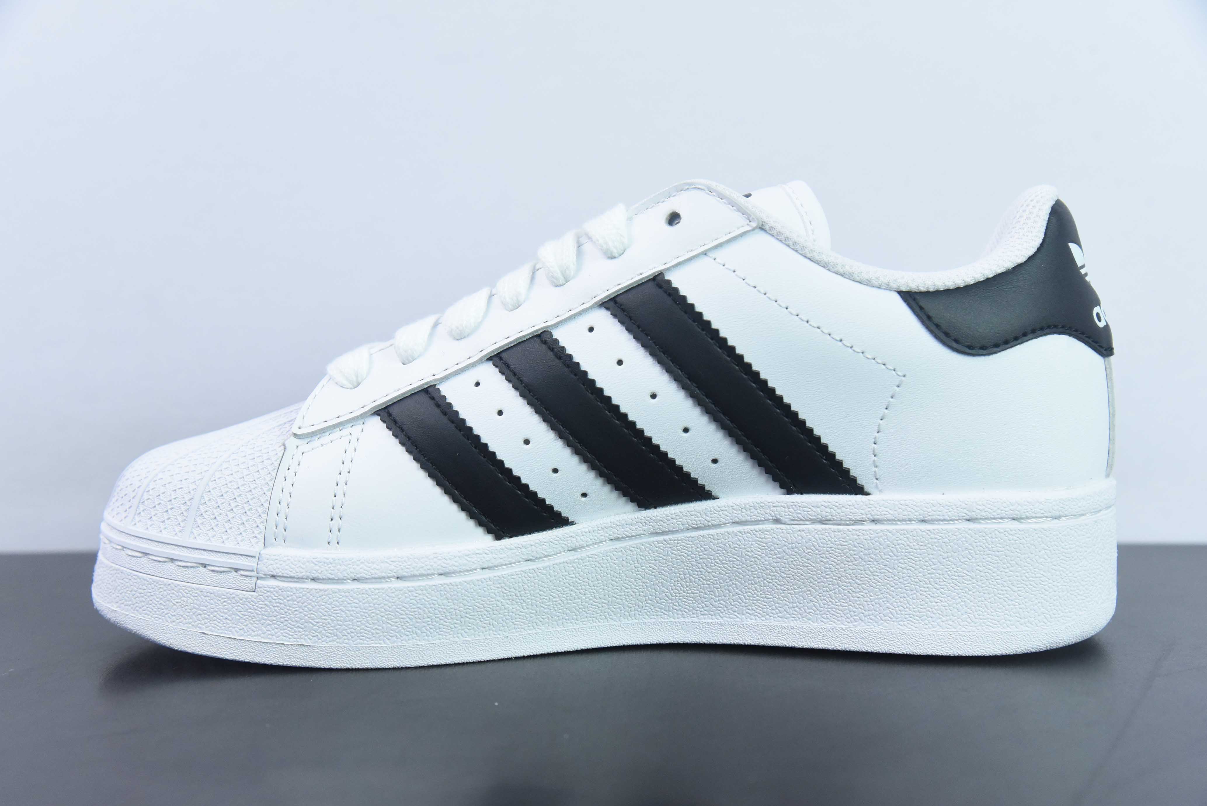 AD 오리지널스 슈퍼스타 클래식 빈티지 쉘 헤드 두꺼운 바닥 스니커즈 아이템 번호: IF9995 사이즈: 36-45