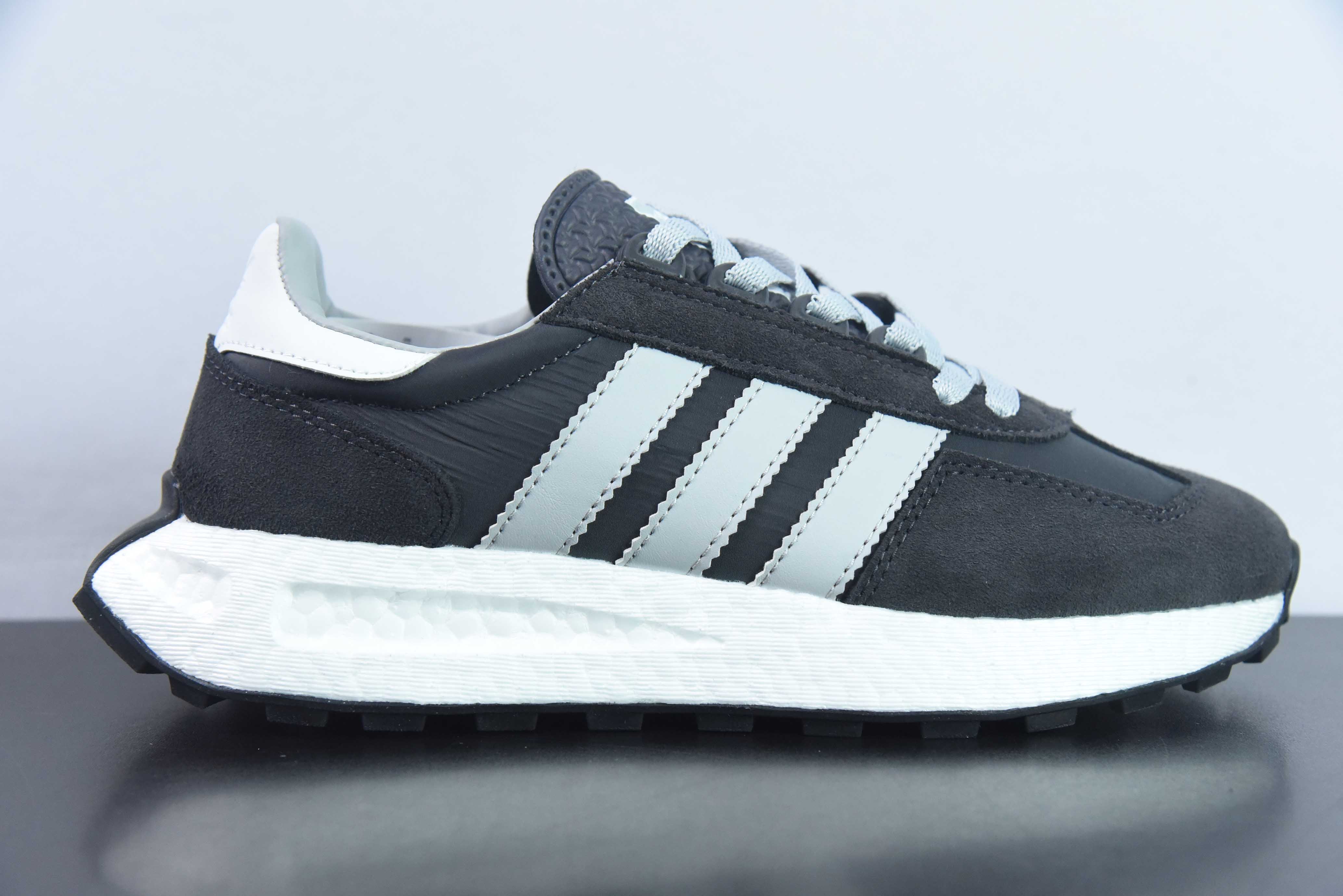 아디다스 아디다스 오리지널스 레트로 레이싱 프로토타입 E5 시리즈 팝콘 쿠셔닝 캐주얼 애슬레틱 조거 아이템 번호: IE7064 사이즈: 39-45