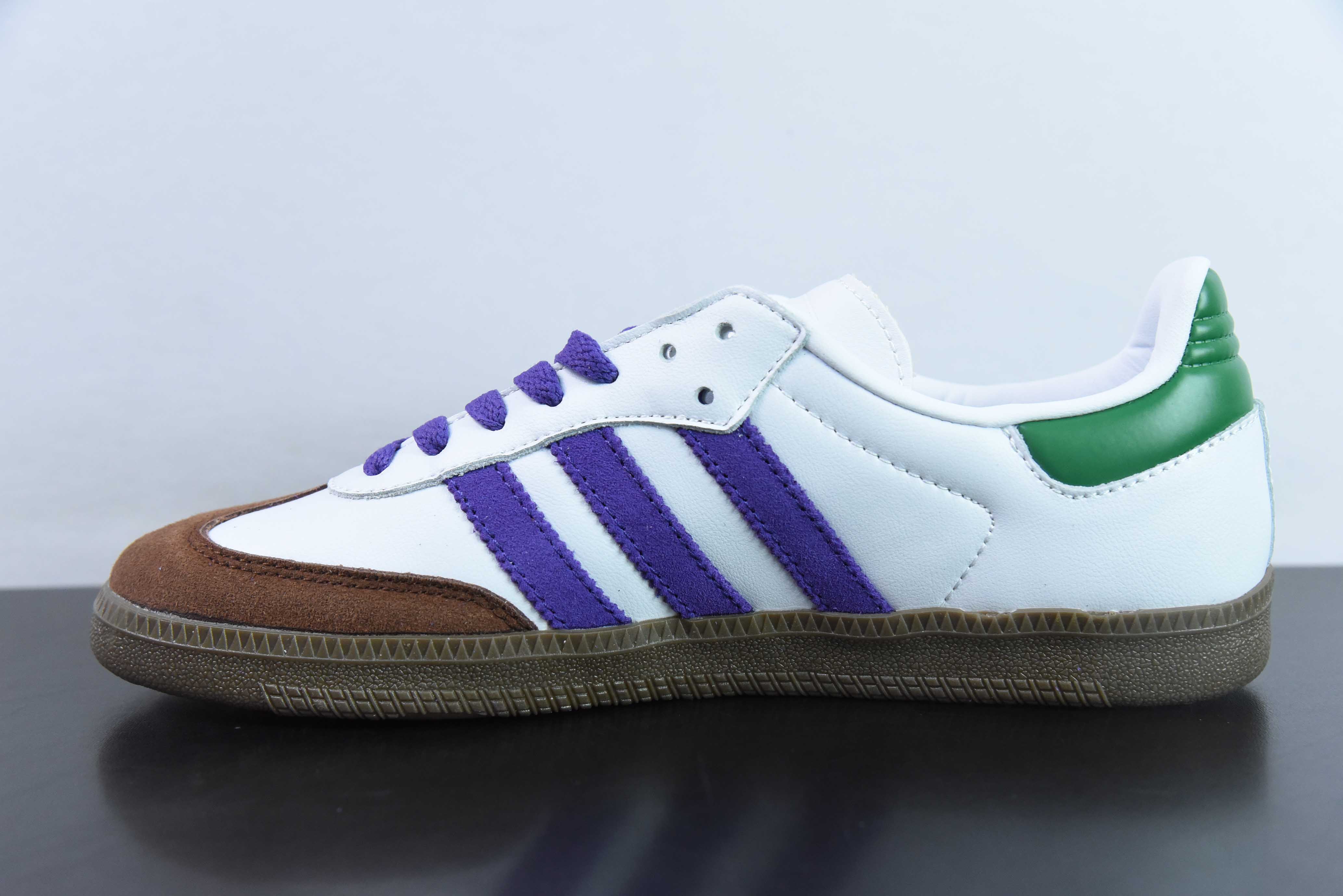 아디다스 오리지널스 가젤 인도어 브라운 퍼플 그린 아이템: ID8349 사이즈: 36-45