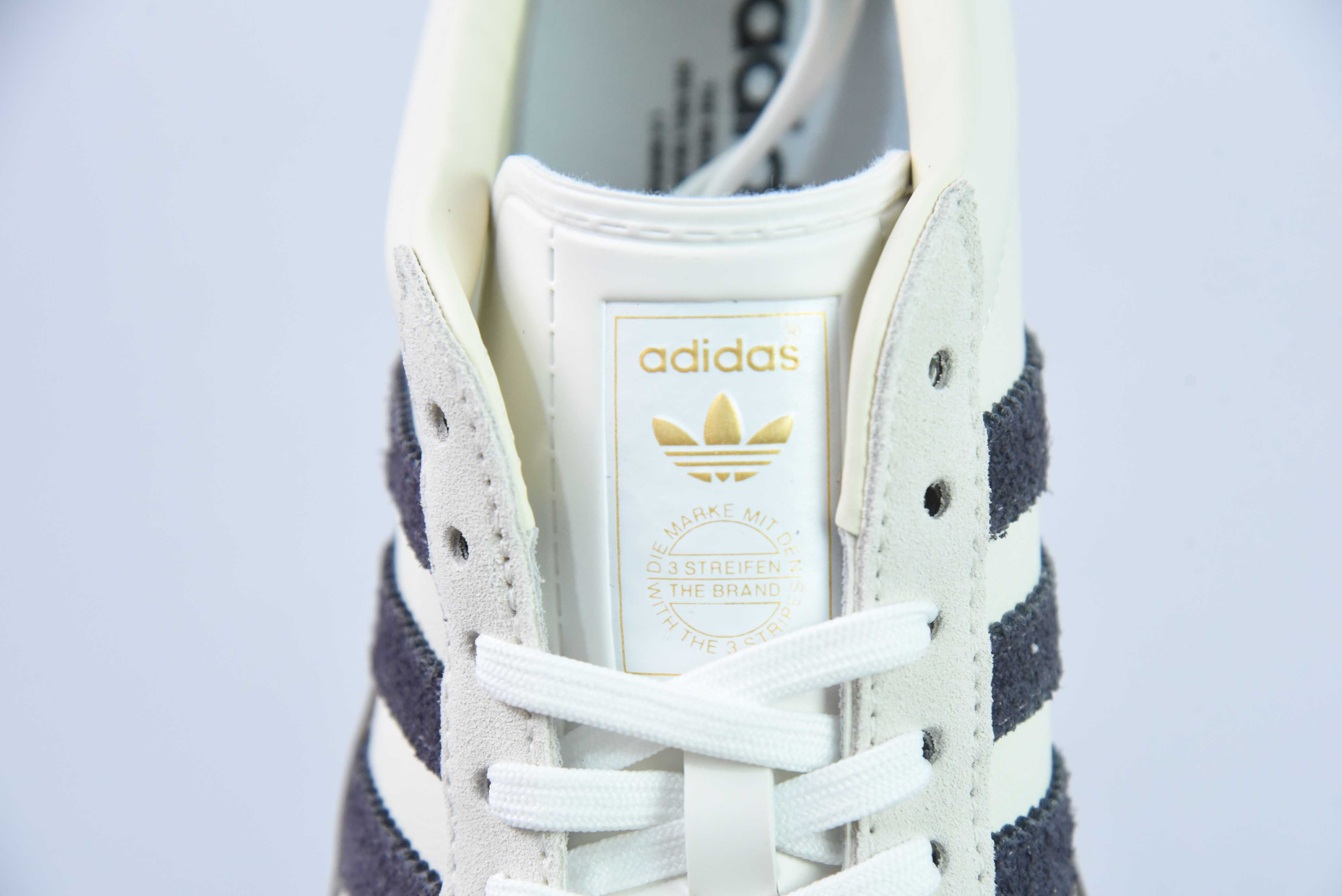 AD 오리지널스 가젤 인도어 베이지 블랙 클로버 레트로 캐주얼 스니커즈 아이템: IH8548 사이즈: 35-45