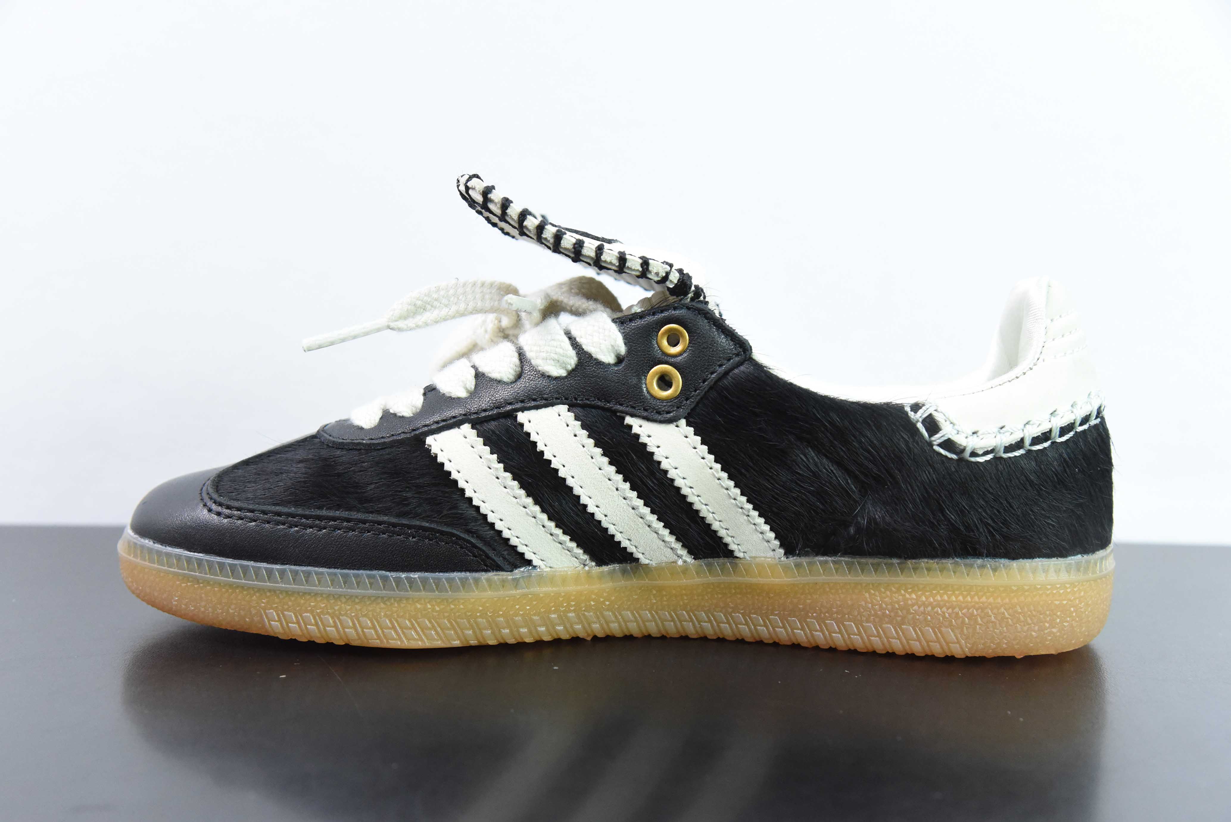 웨일즈 보너 x AD 아디 삼바 포니 토널 삼바 공동 브랜드 로우탑 캐주얼 보드쇼츠 아이템 번호: IE0580 사이즈: 36-45