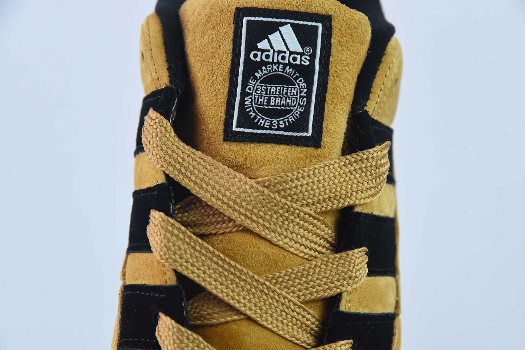 JZCFF AD 아디 매틱 로우 마티치 시리즈 로우 탑 레트로 상어 빵 신발 운동 캐주얼 스케이트 보드 보드 신발 아이템 번호 : HQ3935 사이즈 : 36-45