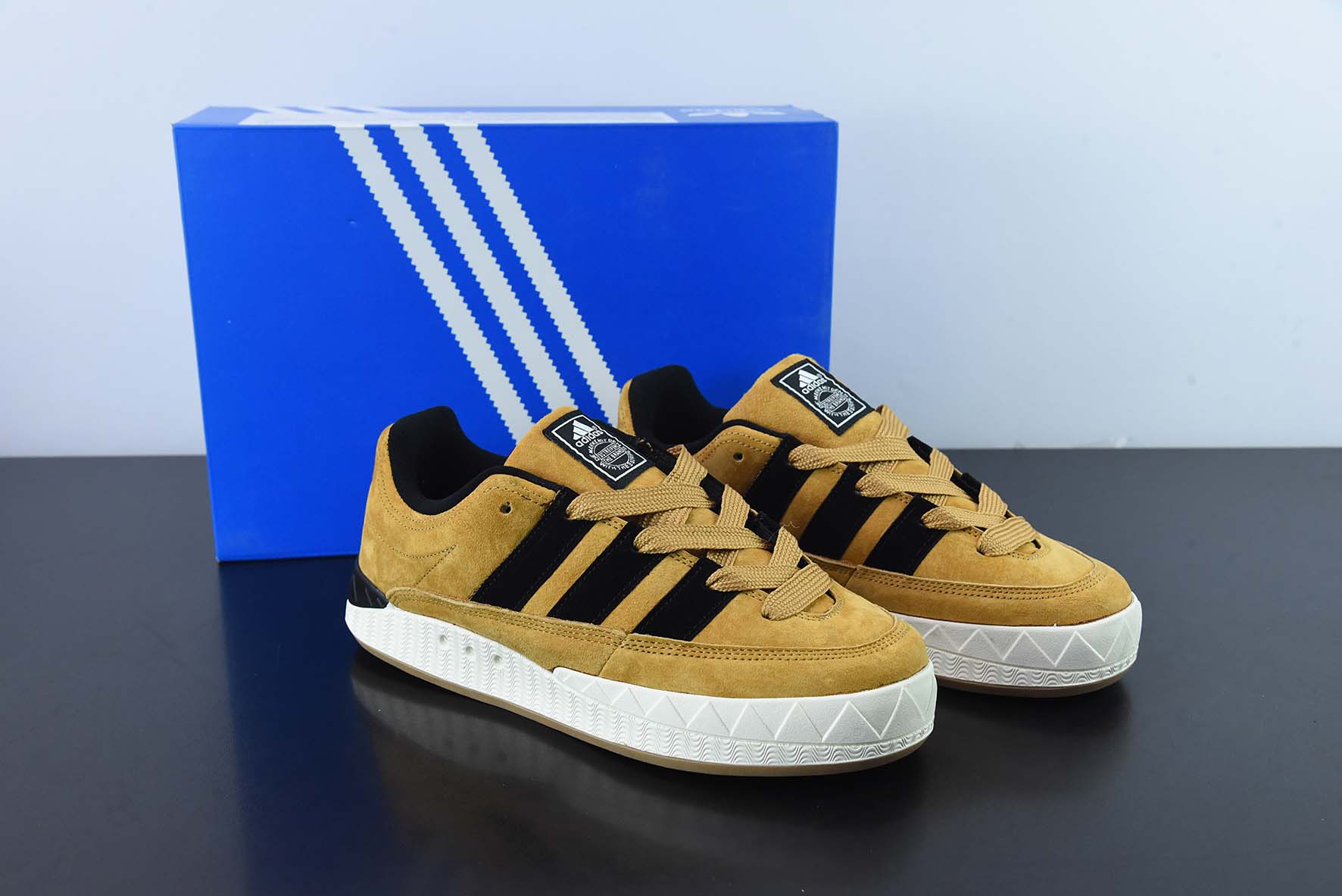 JZCFF AD 아디 매틱 로우 마티치 시리즈 로우 탑 레트로 상어 빵 신발 운동 캐주얼 스케이트 보드 보드 신발 아이템 번호 : HQ3935 사이즈 : 36-45